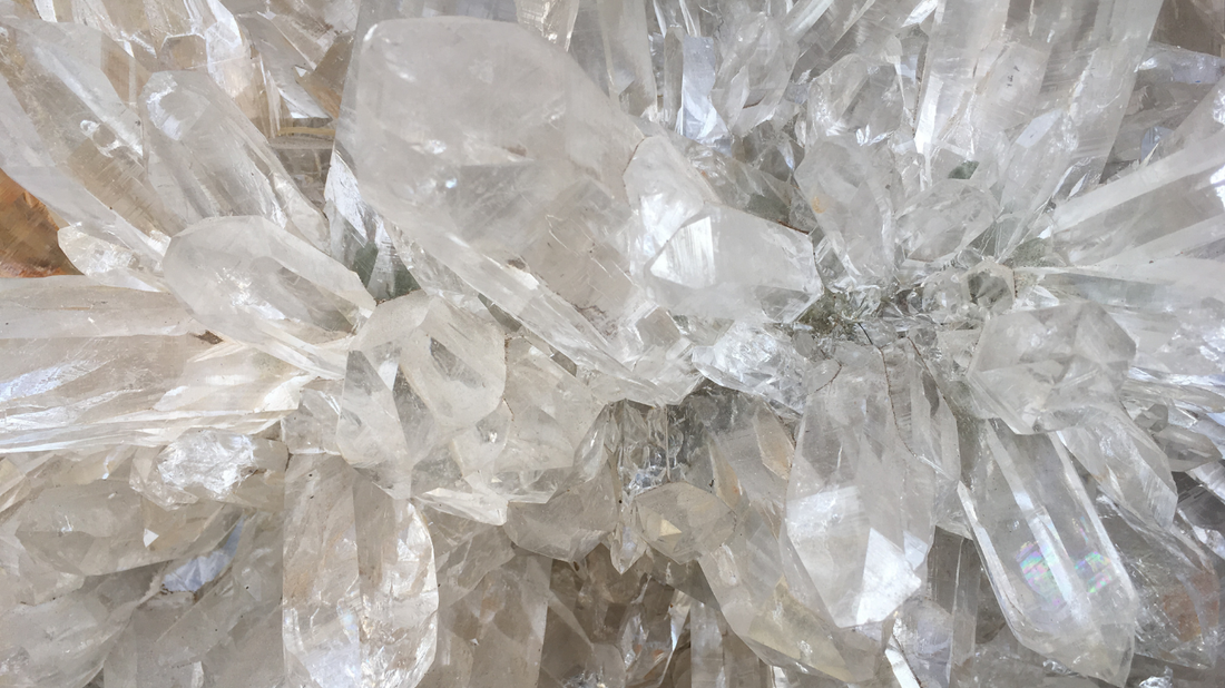 Cuarzo: el cristal maestro y sus propiedades energéticas más poderosas