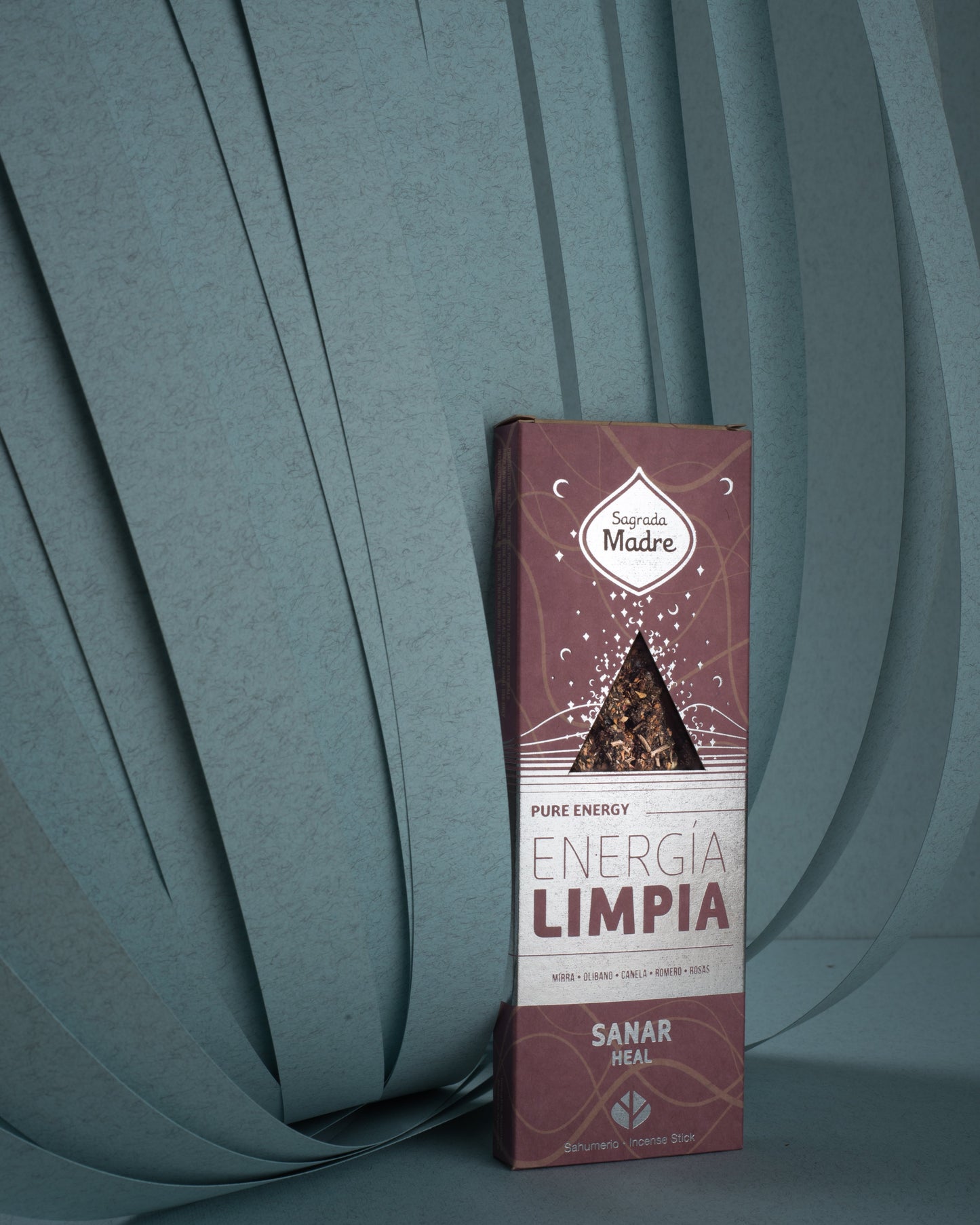 Sahumerio Energía Limpia Sanar, incienso artesanal hecho a mano, caja con diseño decorativo.