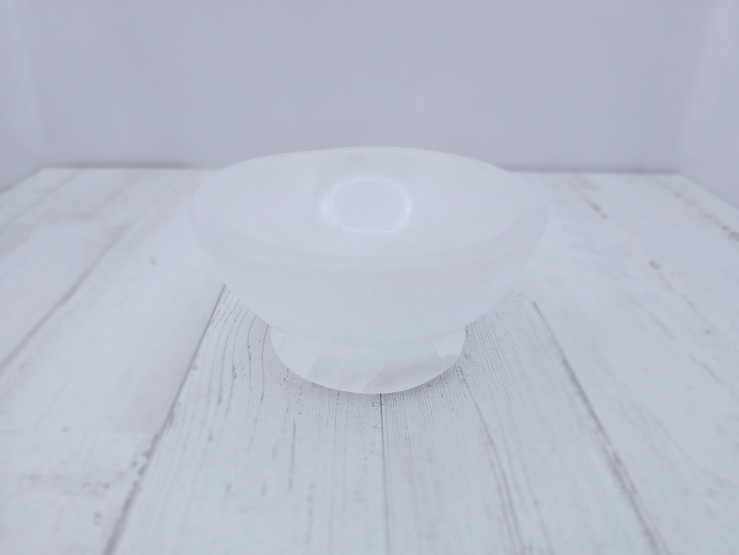 Cáliz de Selenita Natural | Limpieza energética, recarga de cristales y claridad espiritual