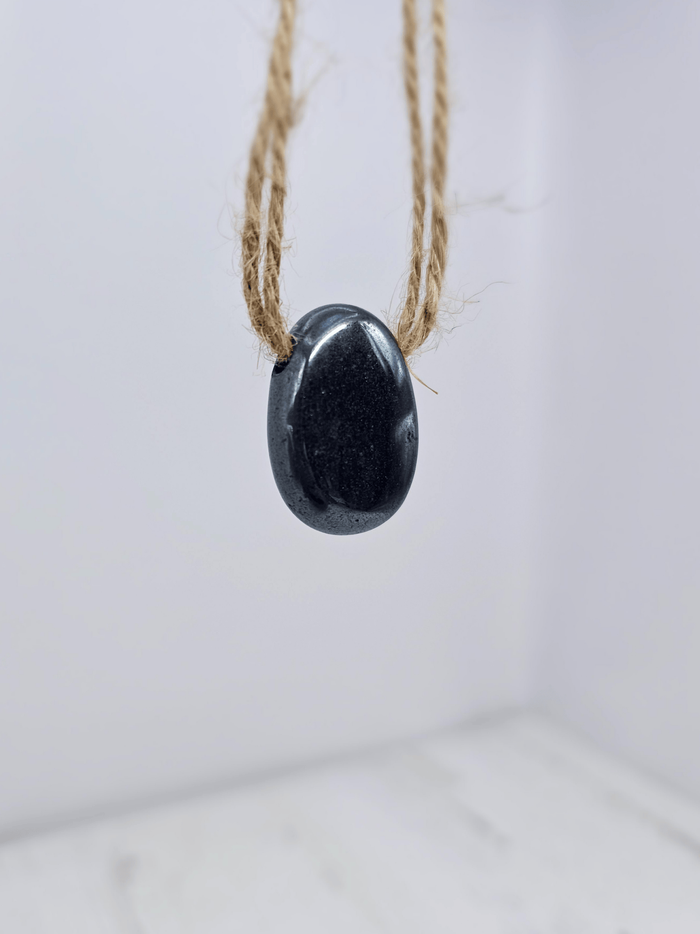 Colgante de Hematite | protección y enfoque