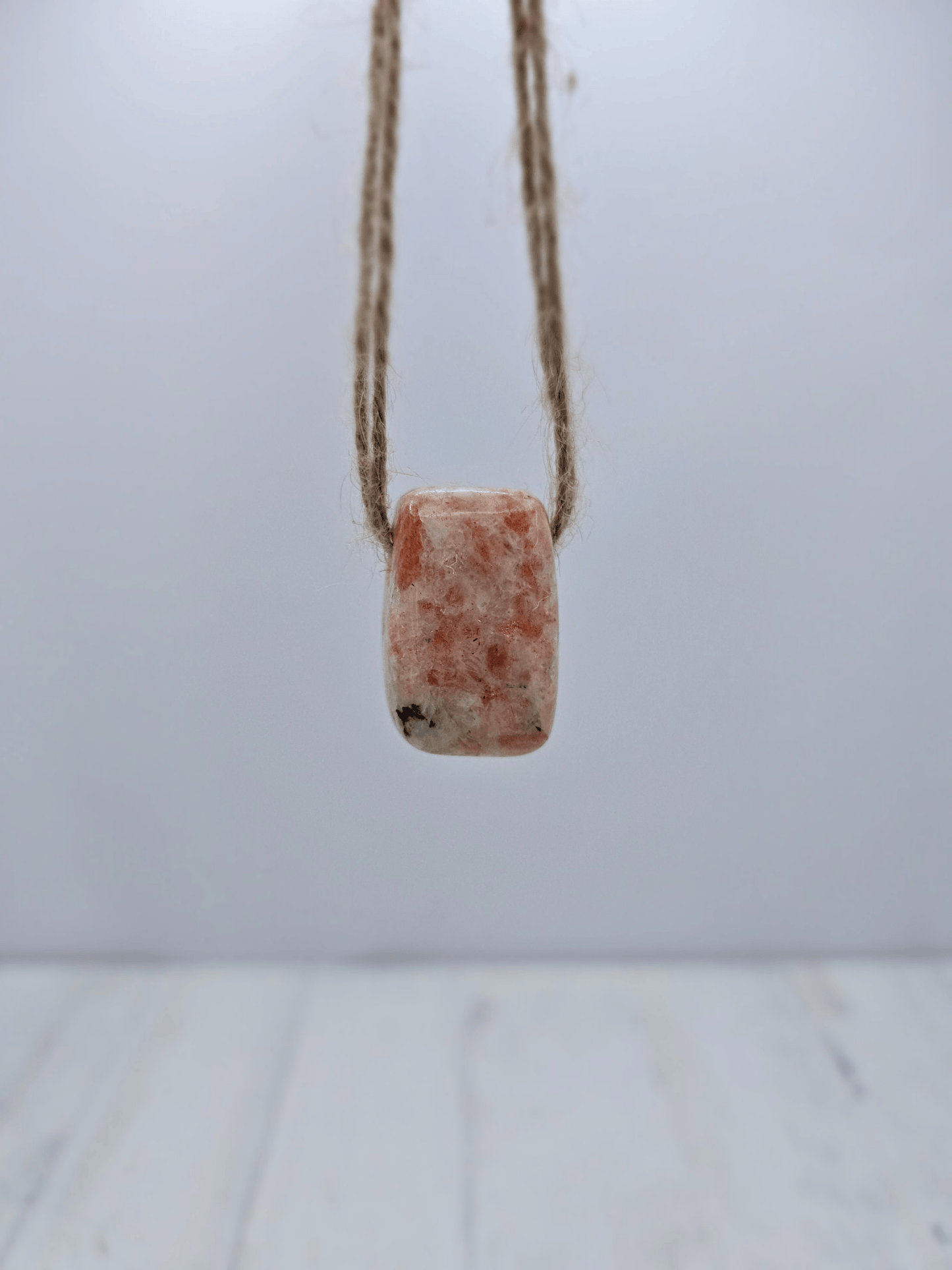 Colgante de piedra sol forma caramelo 3,5 × 1 cm con perforación de 3 mm
