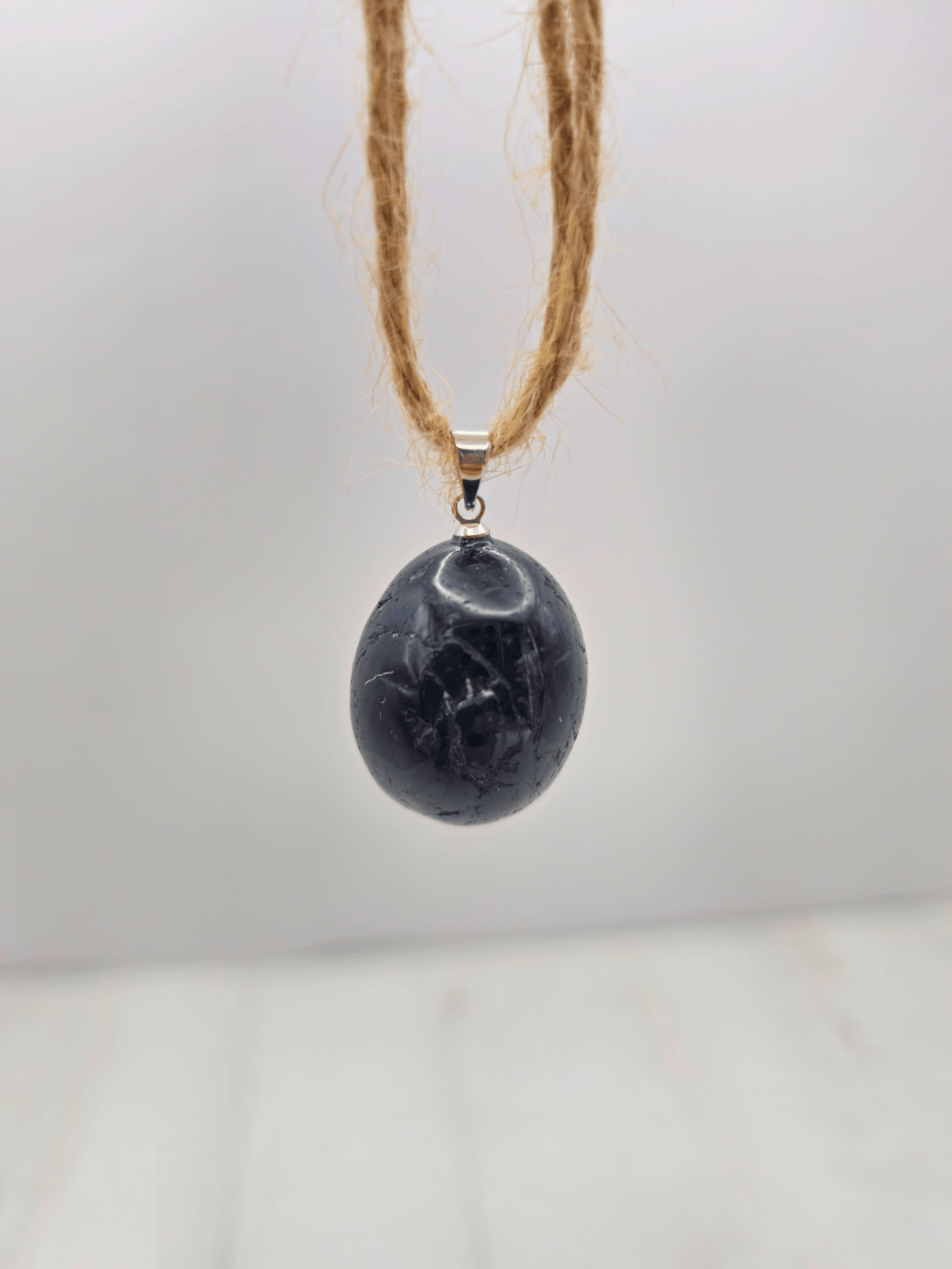 Colgante de Turmalina Negra Rodada