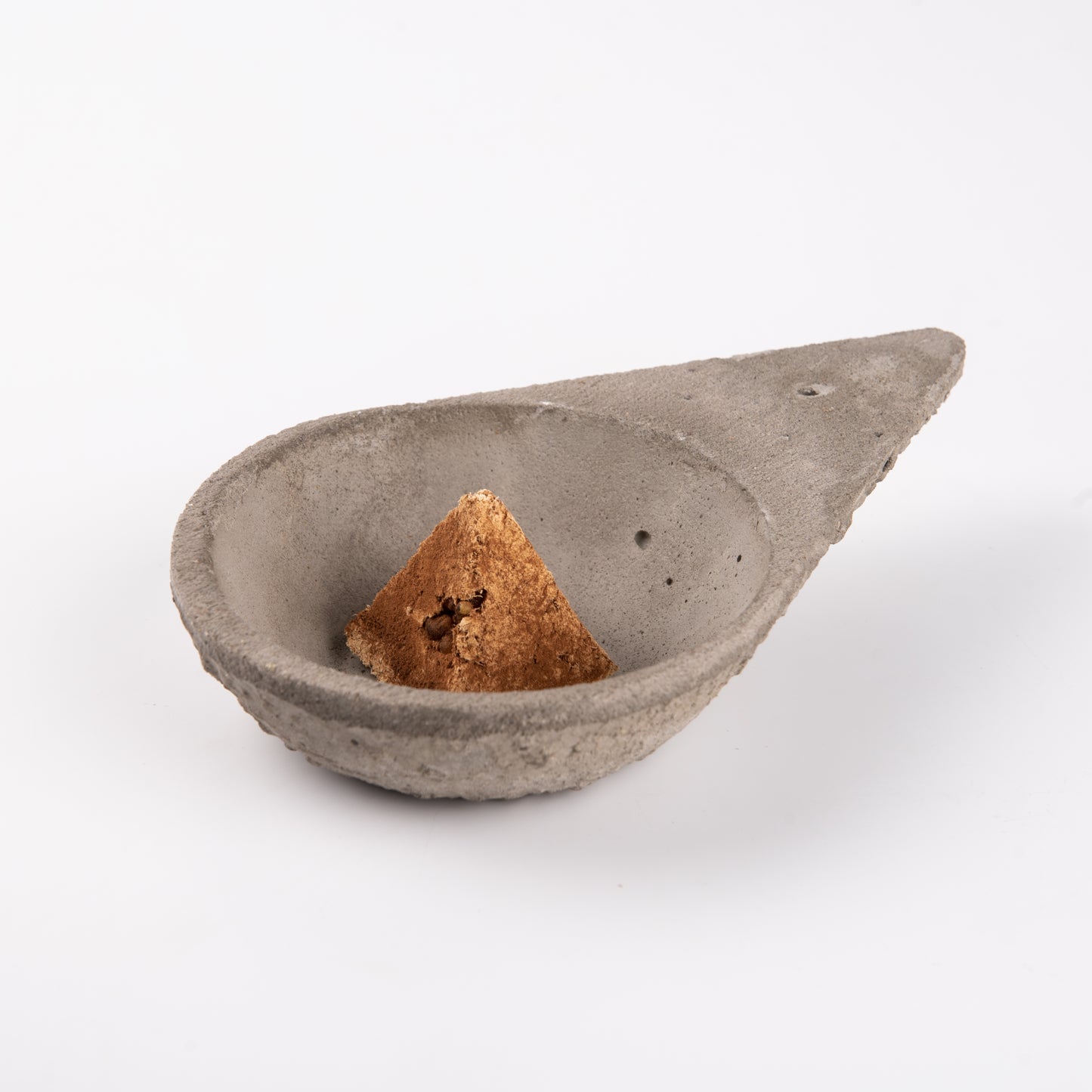 Sahumador cemento triangular