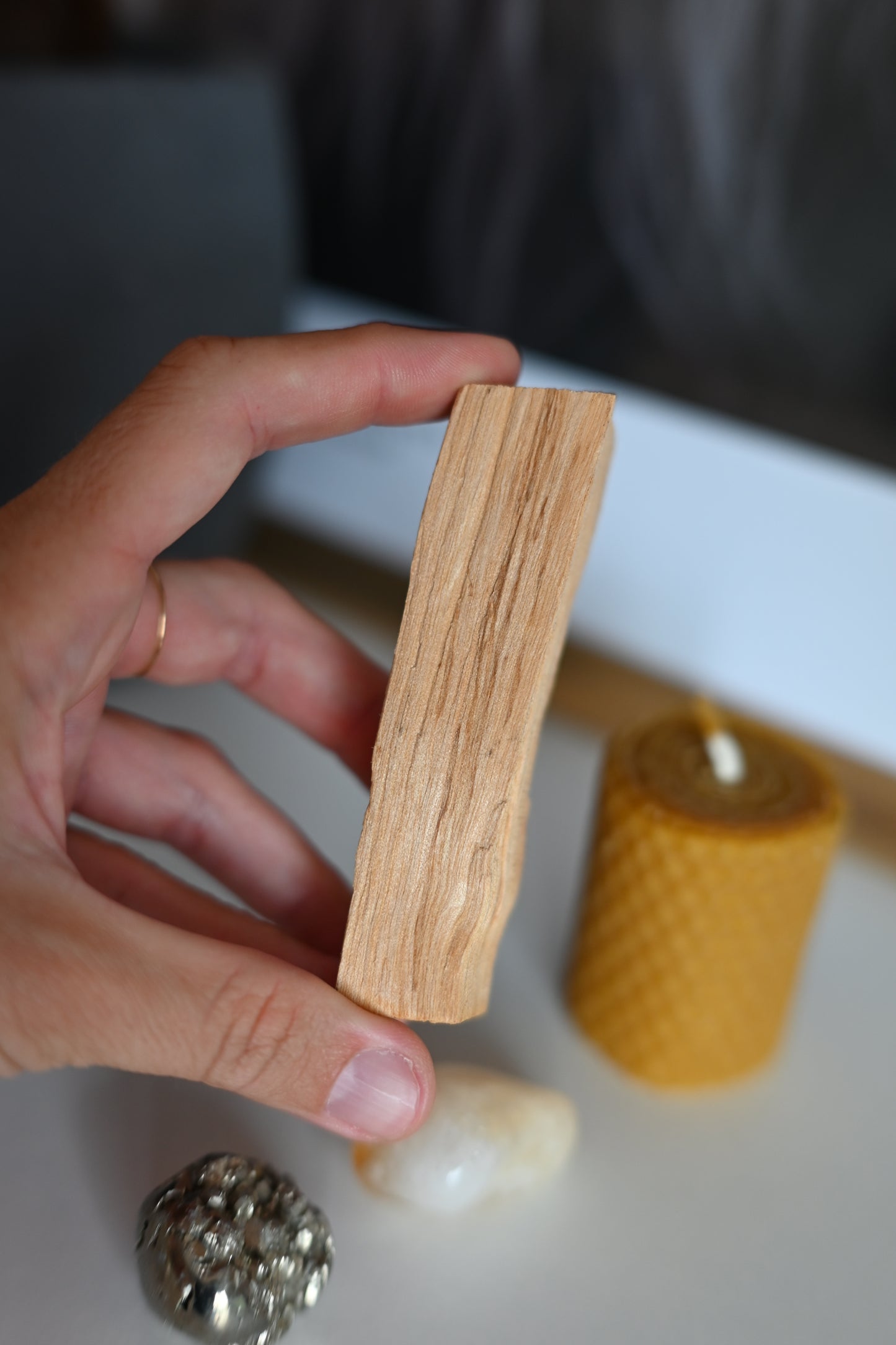 Kit Ritual de Abundancia con pirita, citrino y vela de cera de abeja