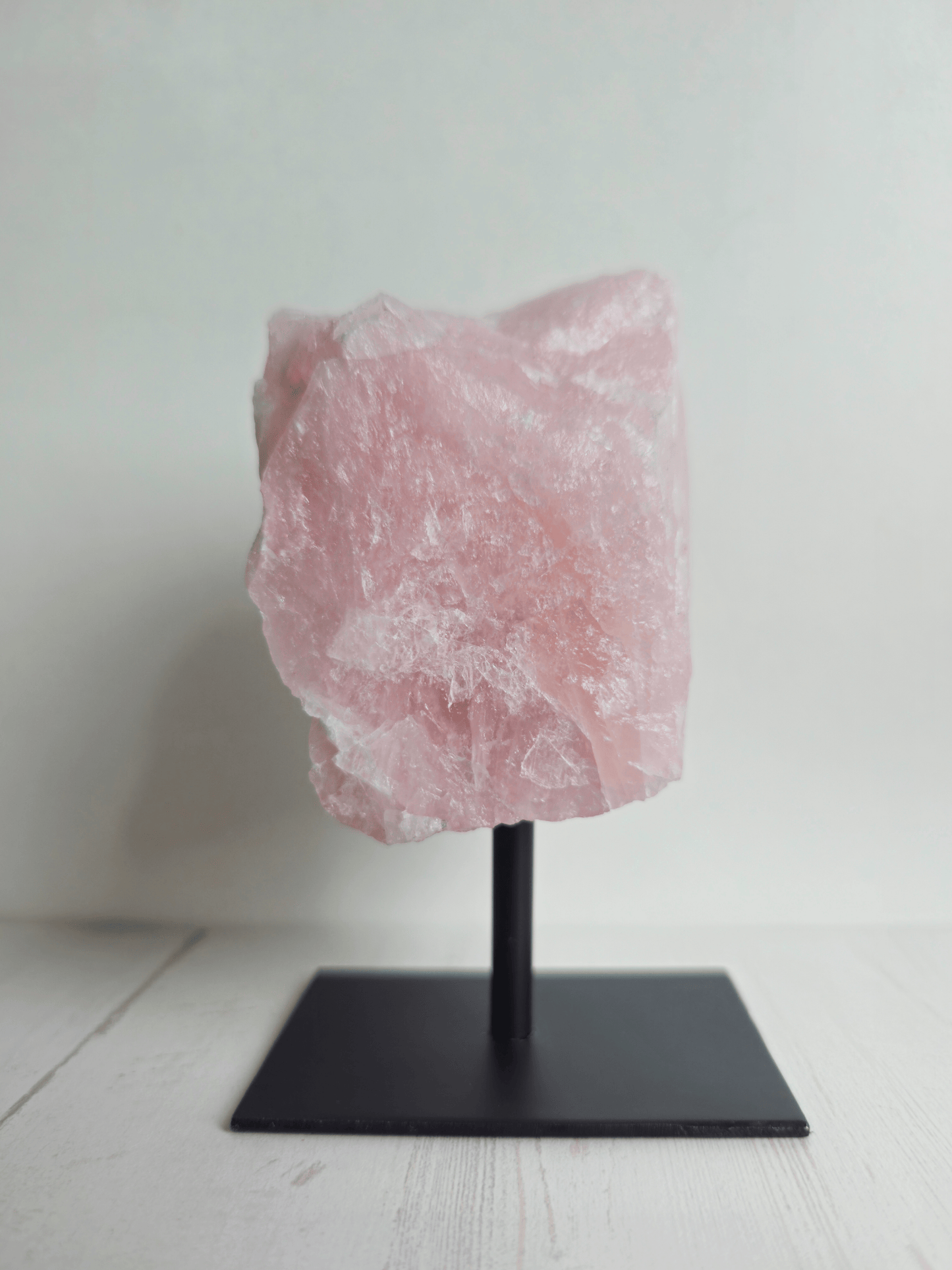 Peana de Cuarzo Rosa Pequeña | Sanación del corazón, armonía emocional y energía amorosa