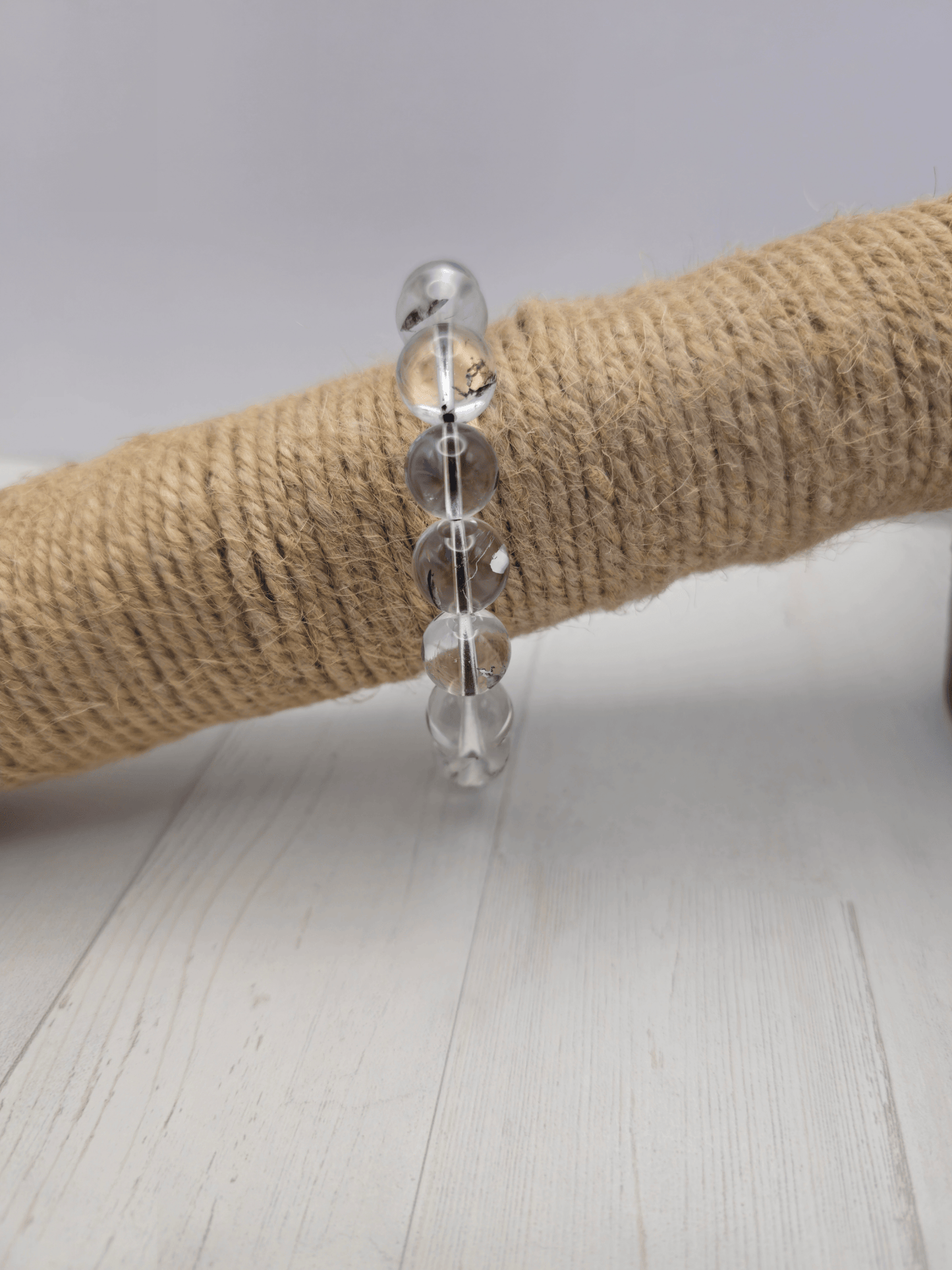 Pulsera de Cristal Herkimer bola de 12 mm, montada en hilo elástico, ideal para claridad mental, energía pura y conexión espiritual.