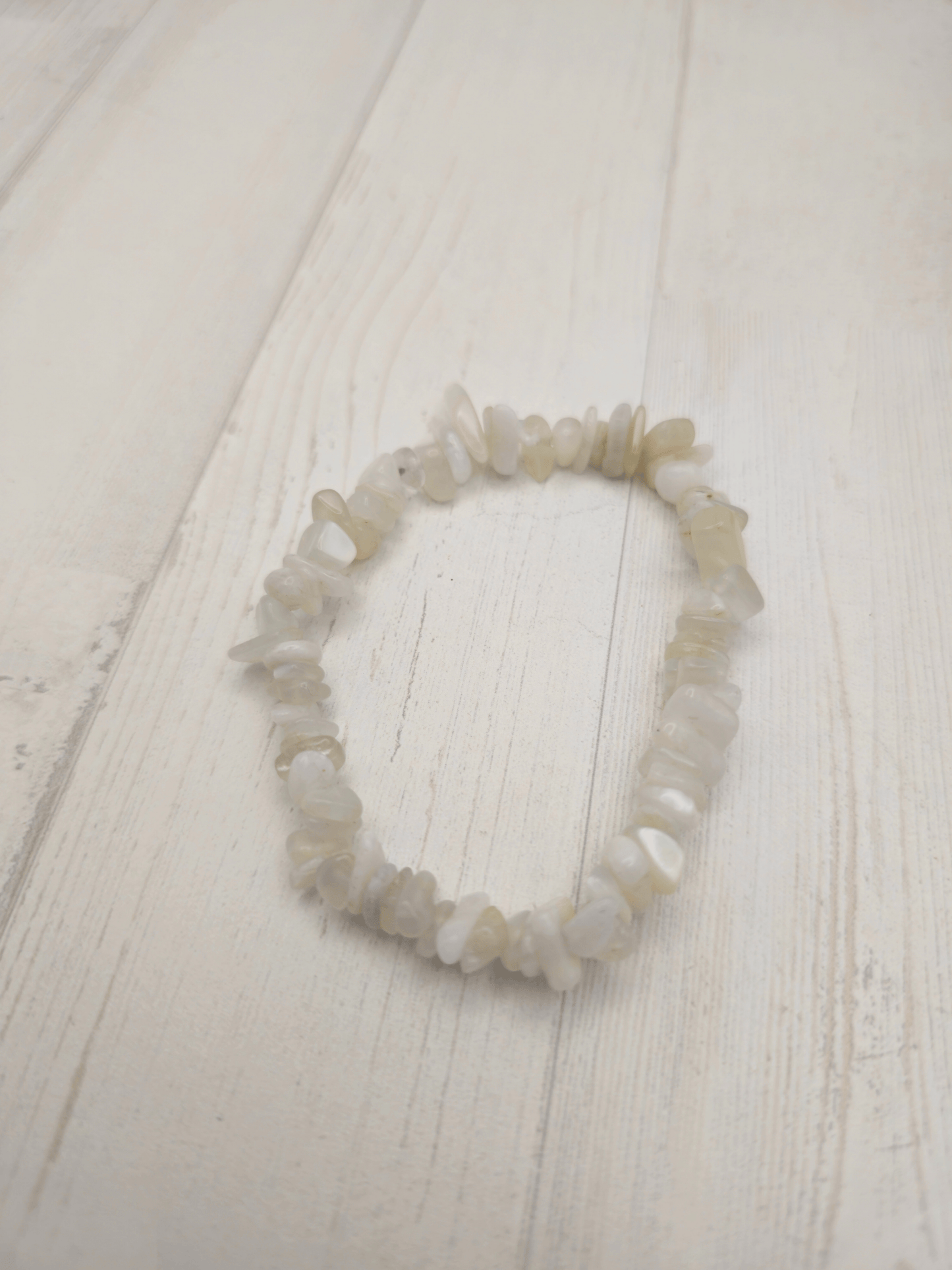 Pulsera de piedra luna beige barroca | Intuición y equilibrio femenino