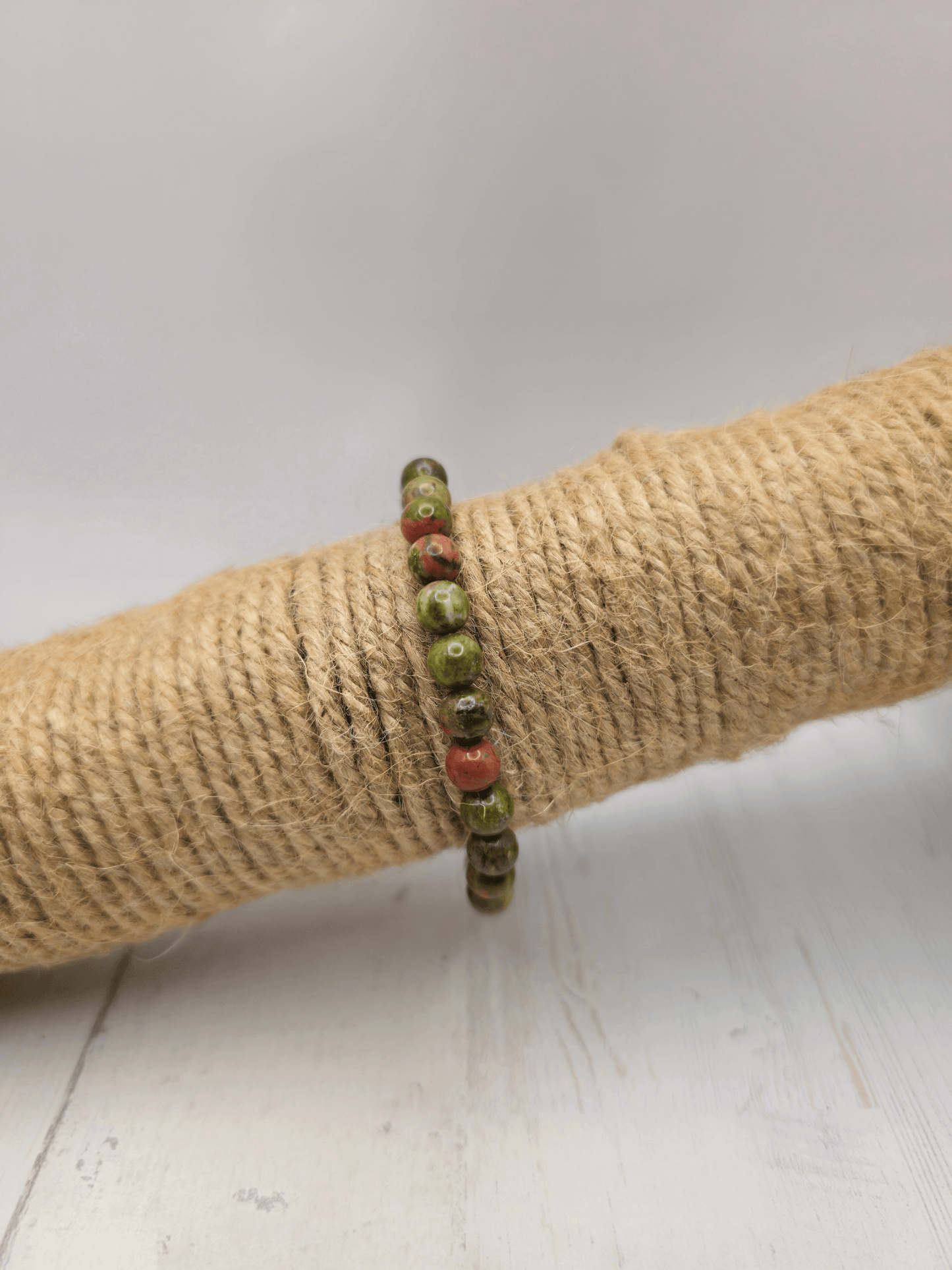 Pulsera de Unakita con bolas de 6 mm en hilo elástico, piedra de sanación emocional, equilibrio y conexión espiritual