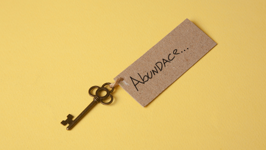 El dinero como energía: cómo manifestar abundancia desde el alma