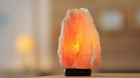 Lámpara de sal: beneficios, usos y cuidados para armonizar tu espacio