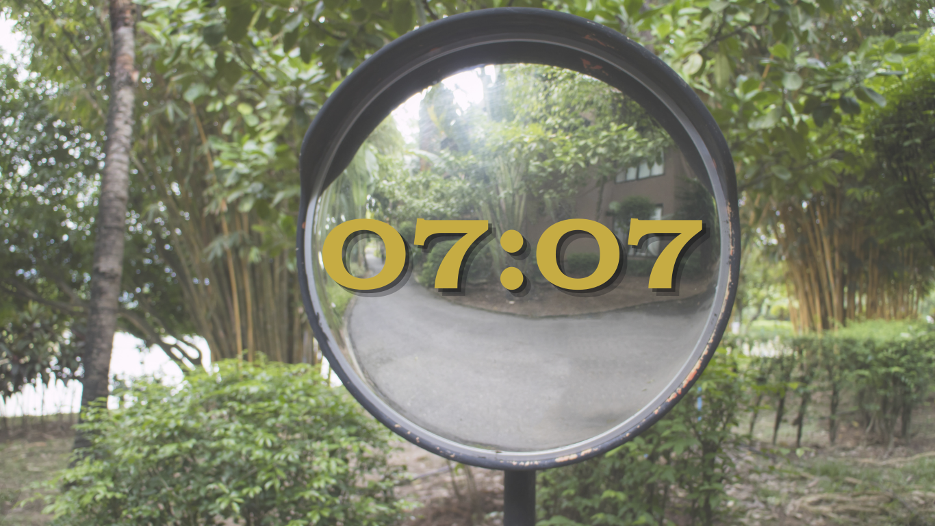 Hora espejo 07:07: significado espiritual, numerología, ángel y ritual