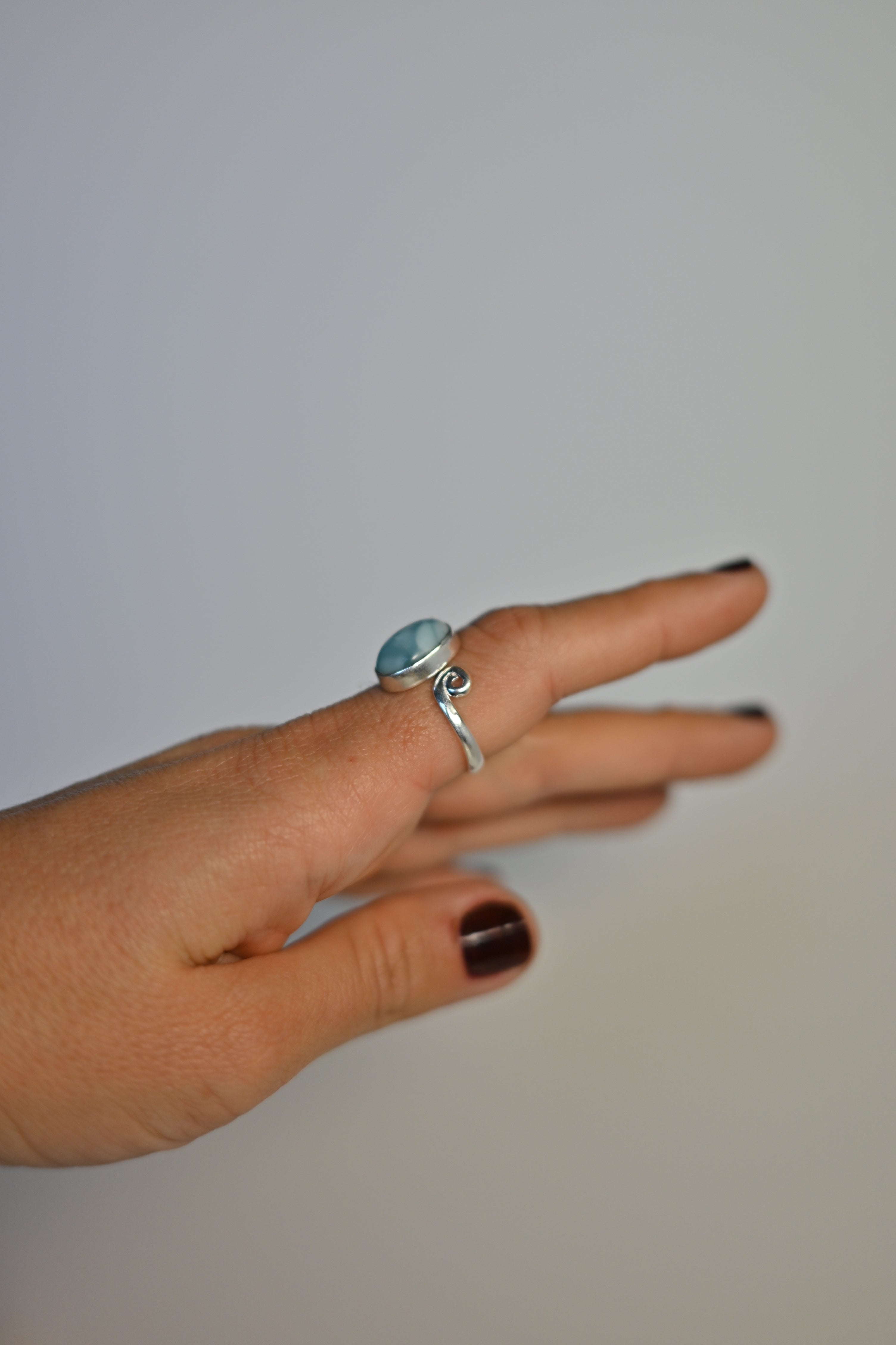 Anillo Larimar Adaptable Plata | Calma y Comunicación