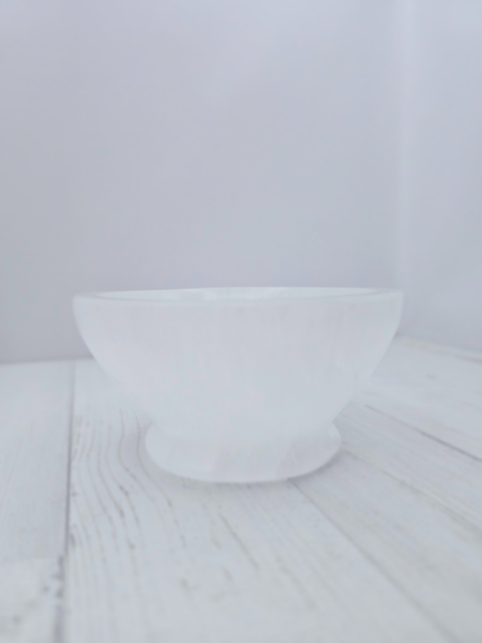 Cáliz de selenita natural tallado, cuenco cristal purificador para limpiar y recargar energías, ideal para meditación y rituales energéticos