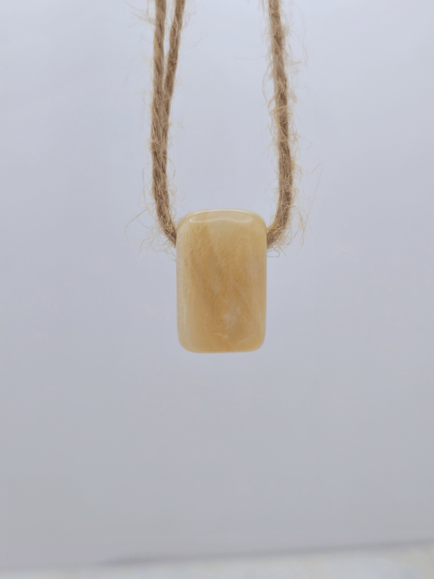 Colgante caramelo de Piedra Luna | intuición y equilibrio