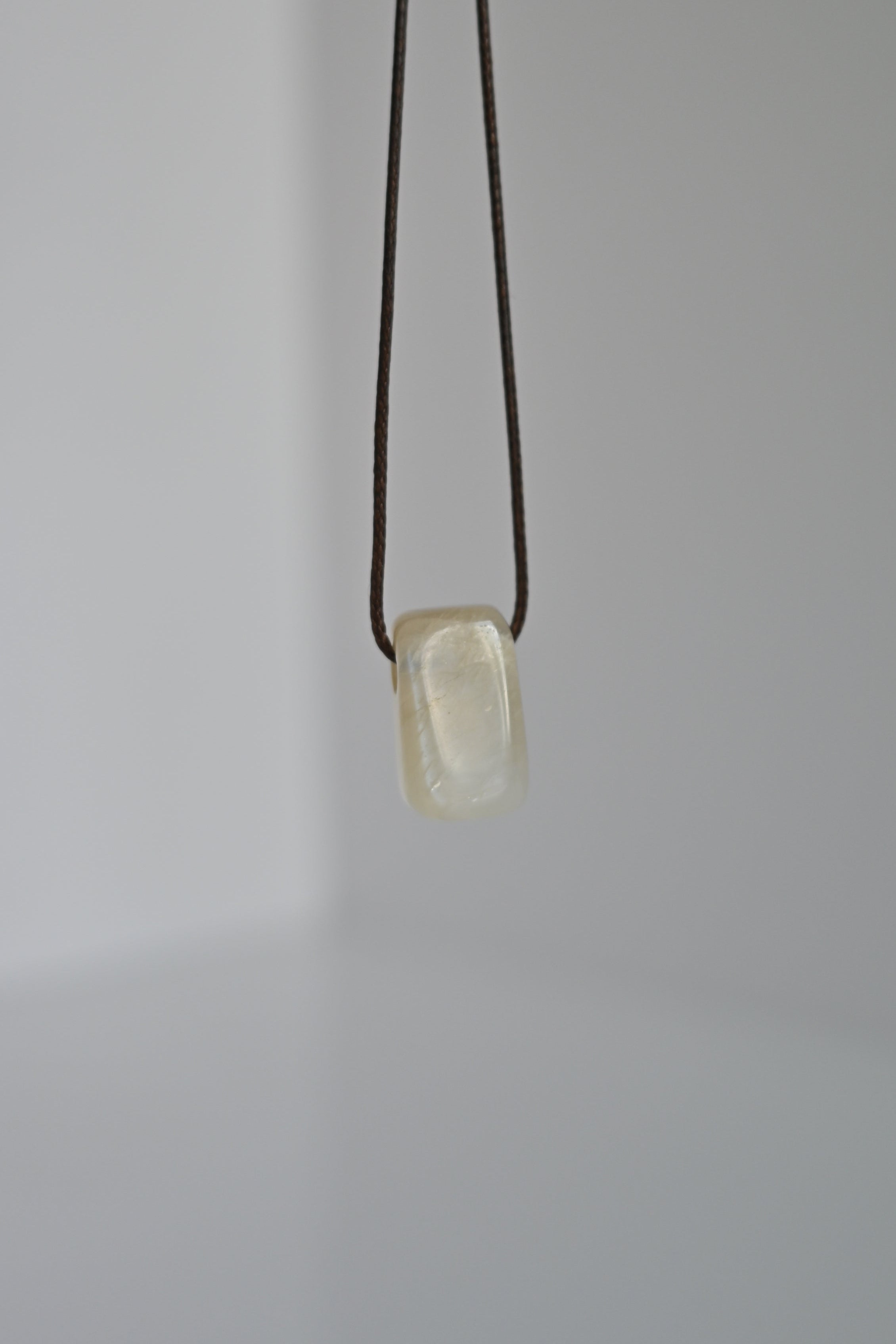 Colgante Piedra Luna cubo