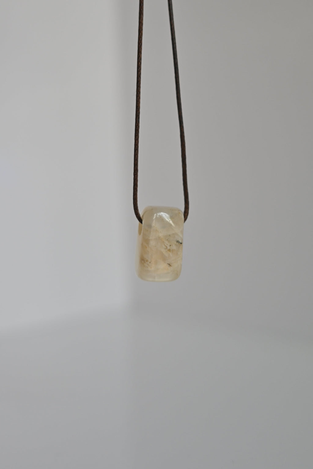 Colgante Piedra Luna cubo