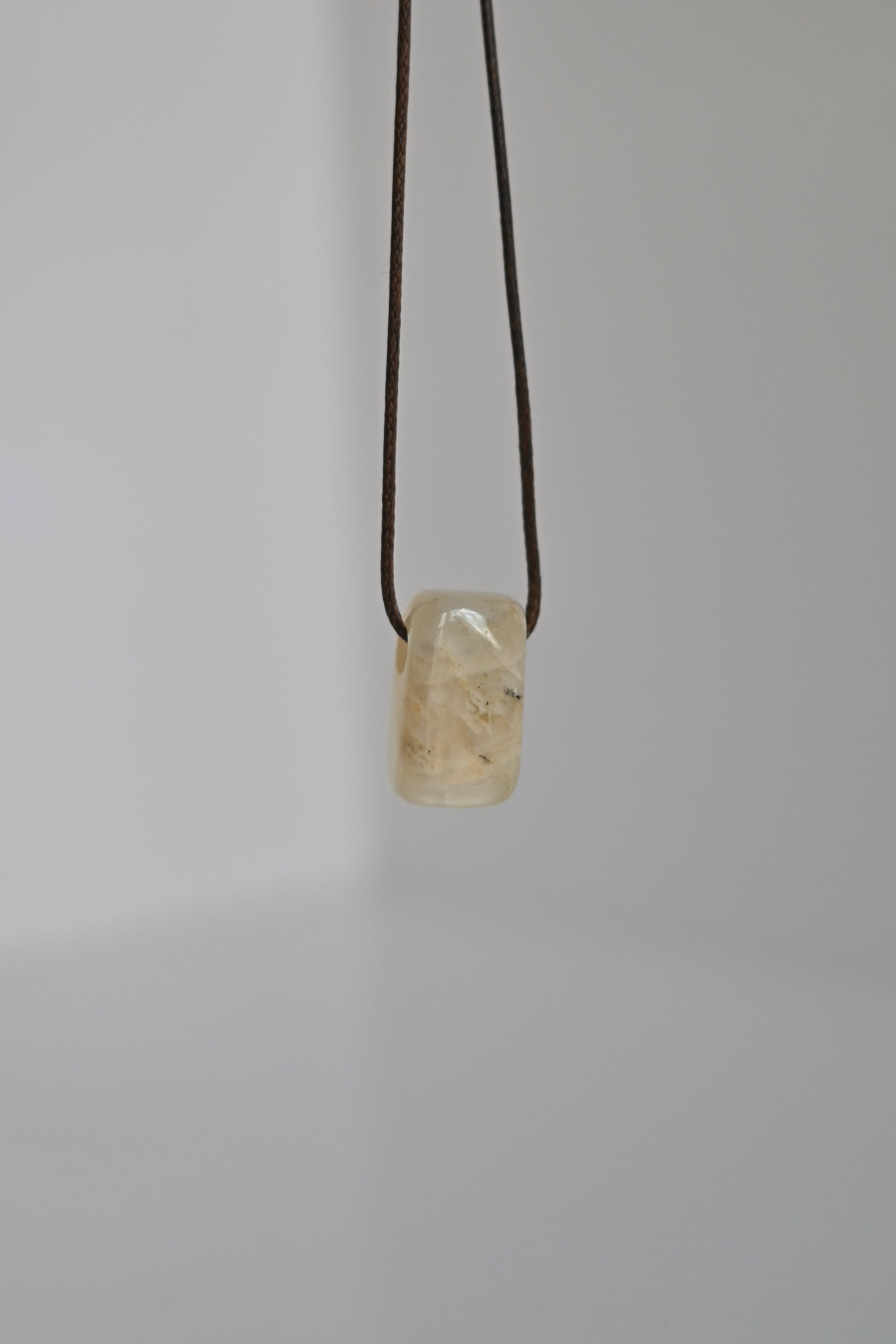 Colgante Piedra Luna cubo
