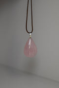 Colgante de Cuarzo Rosa extra en lágrima (plata)