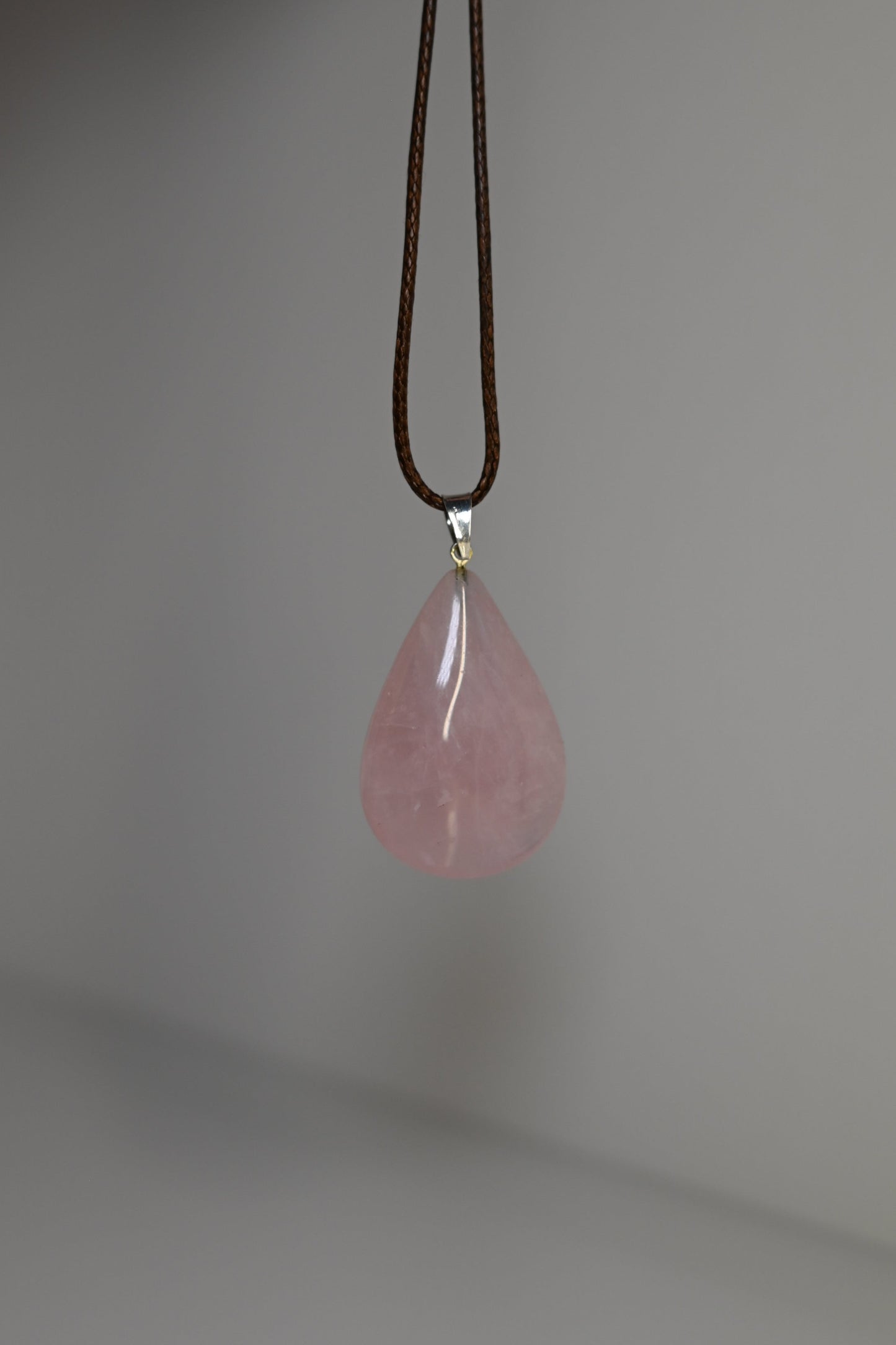 Colgante de Cuarzo Rosa extra en lágrima (plata)