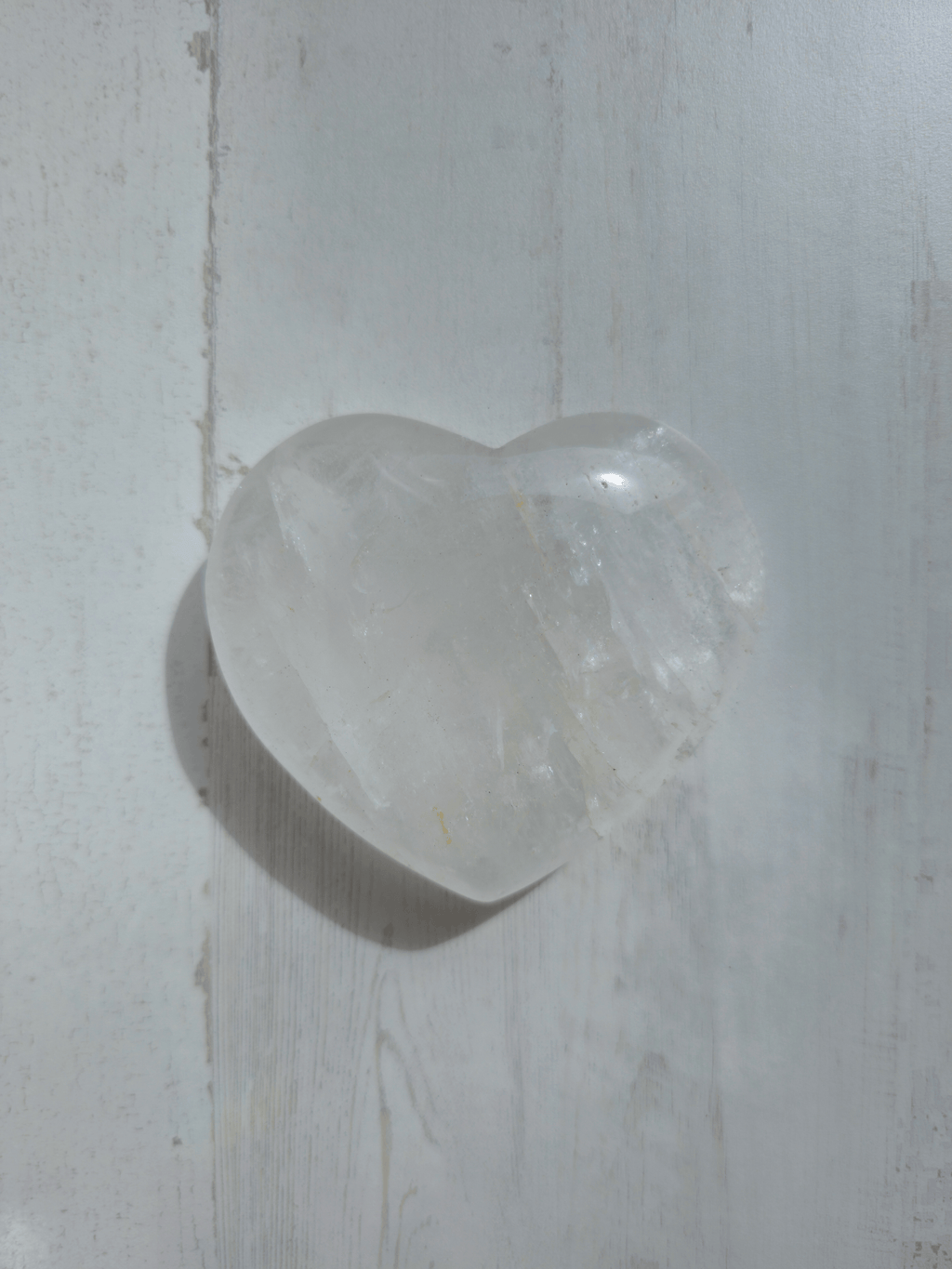 Corazón de cuarzo transparente grande de 5–7 cm