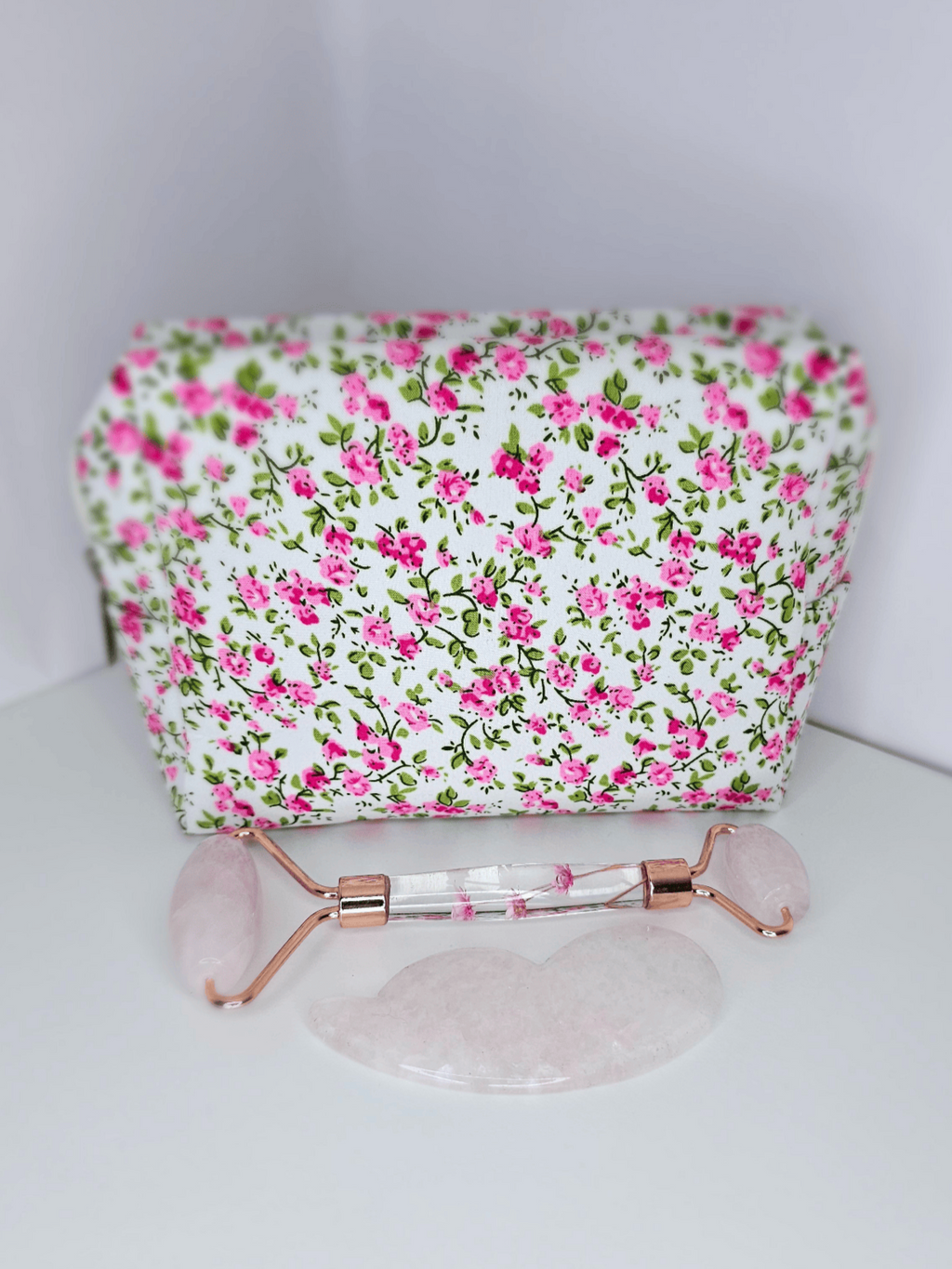 Set roller y gua sha de Cuarzo Rosa (flores) | amor propio y armonía