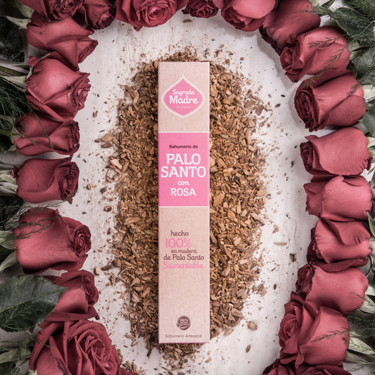 Sahumerio de Palo Santo con Rosa, 8 varillas gruesas de madera peruana, aceite esencial de rosas.