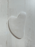 Masajeador gua sha de cuarzo blanco