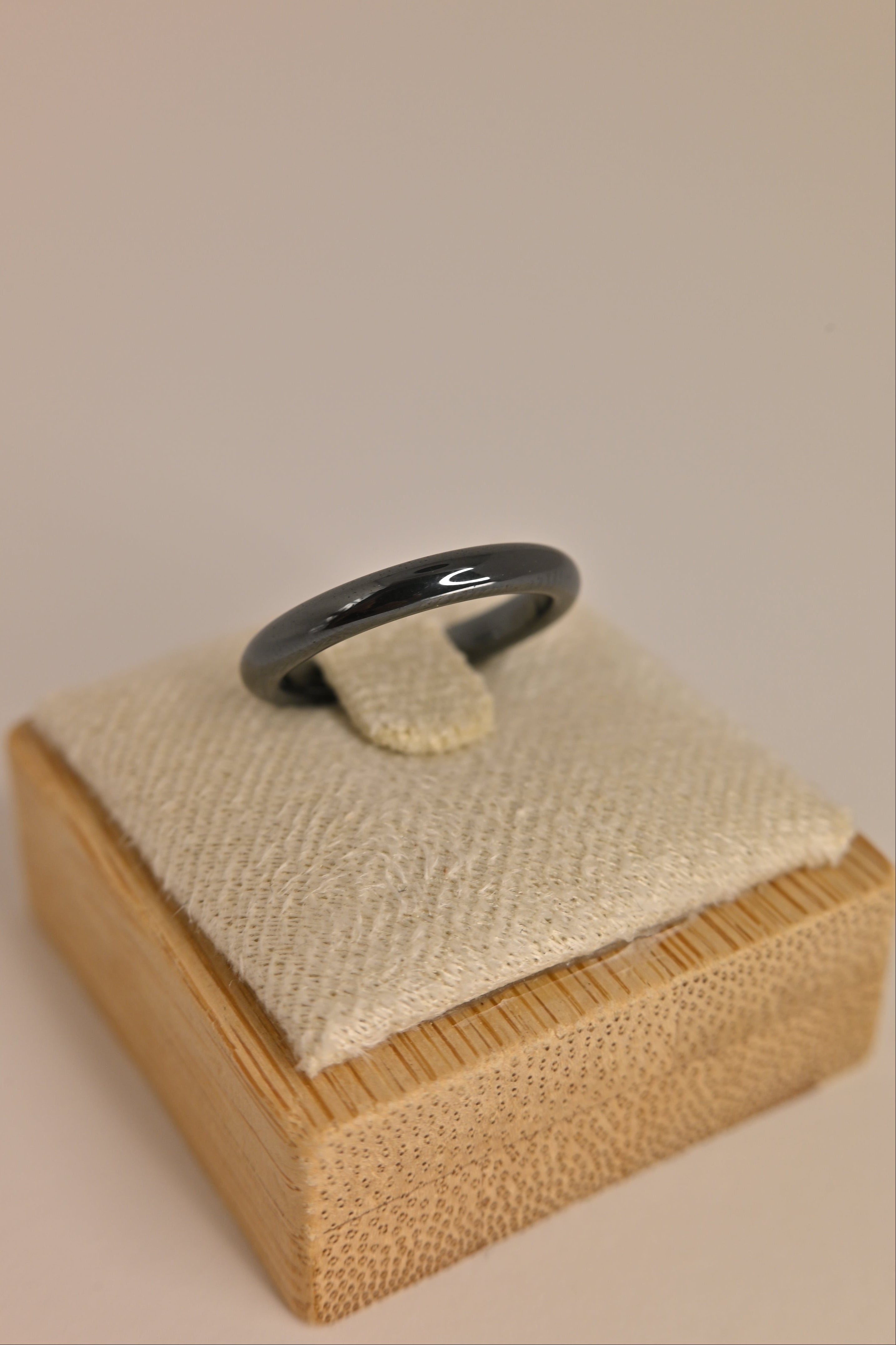 Anillo de Hematite Fino | Protección y Enraizamiento