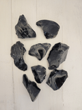 Masivo de obsidiana negra de 40-50 g, ideal para protección energética, reflexión interior y claridad mental.