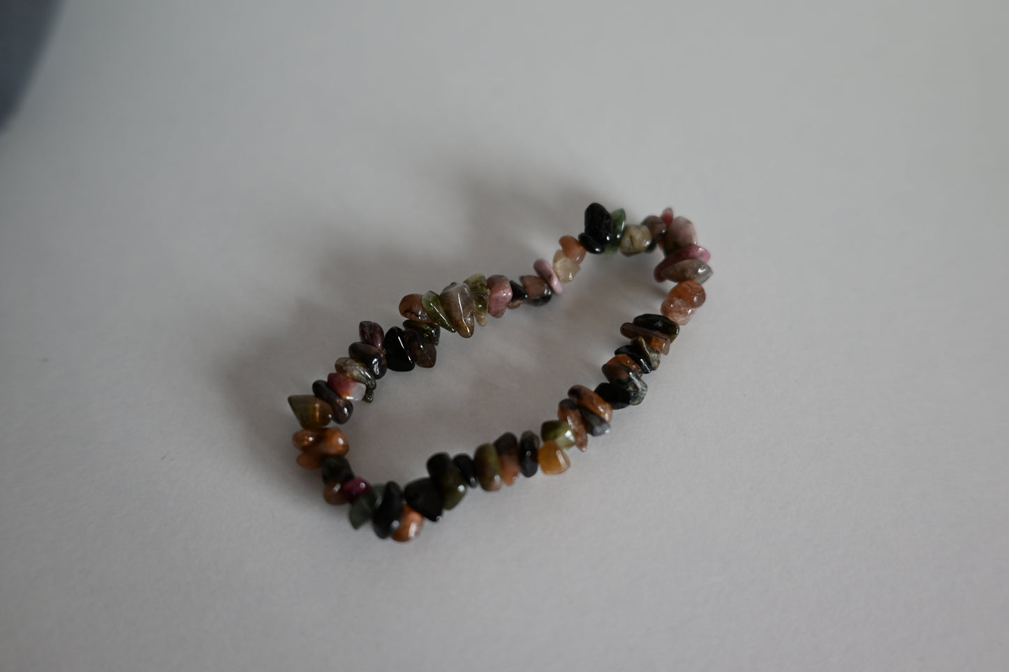 Pulsera de turmalina multicolor barroca – Equilibrio y protección energética