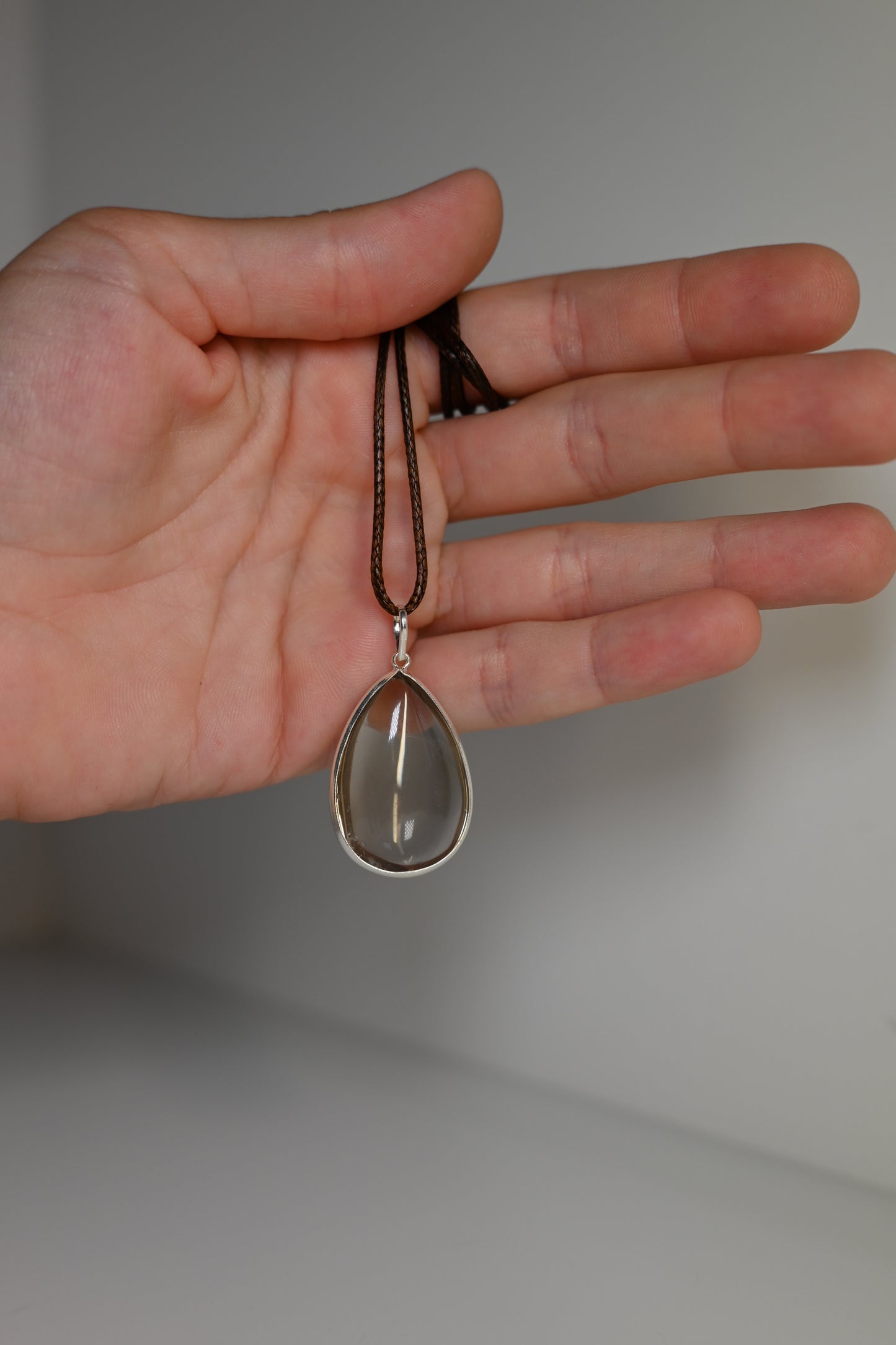 Colgante de Cuarzo Ahumado en plata | protección y enraizamiento