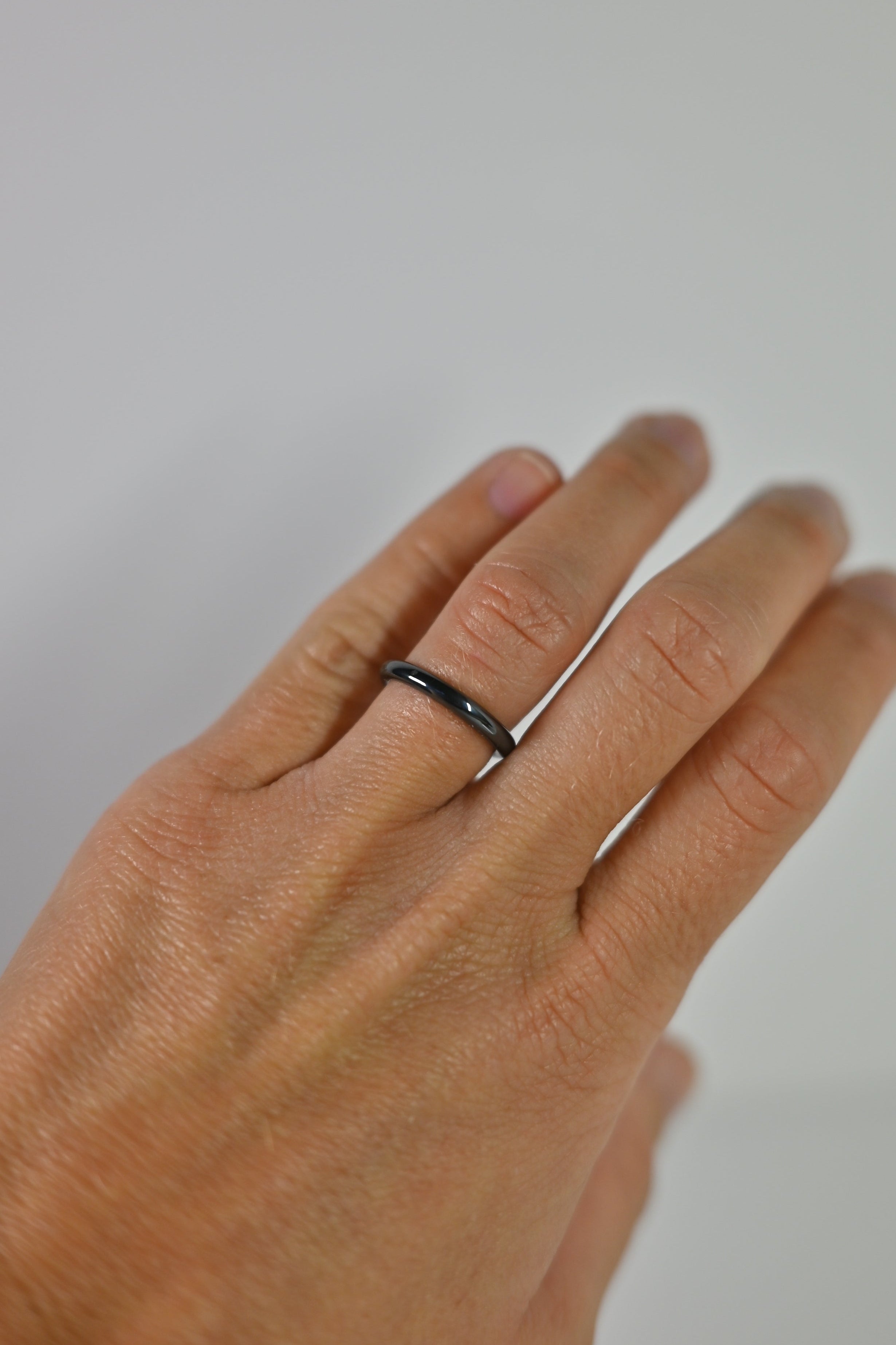 Anillo de Hematite Fino | Protección y Enraizamiento