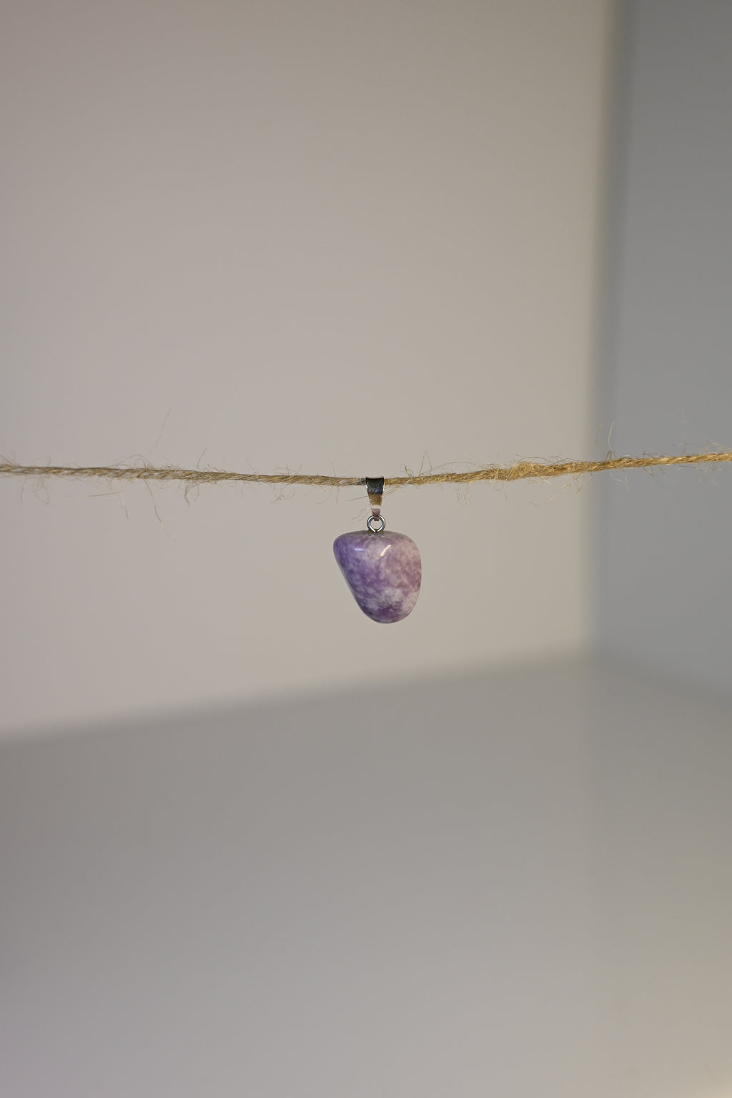 Colgante Lepidolita Rodado Plata | Calma y Equilibrio