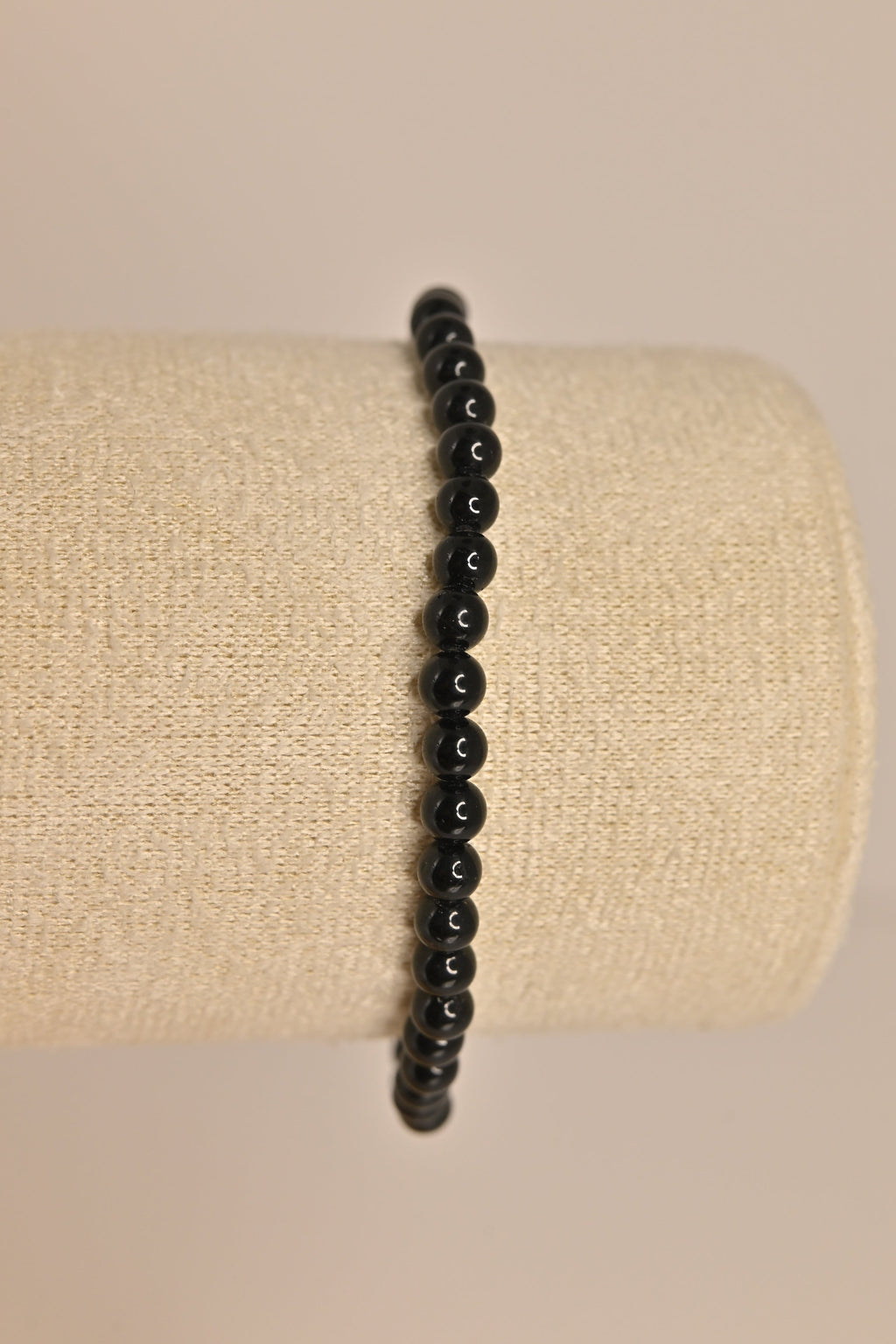 Pulsera de turmalina negra bola 4 mm | Protección energética y enraizamiento.