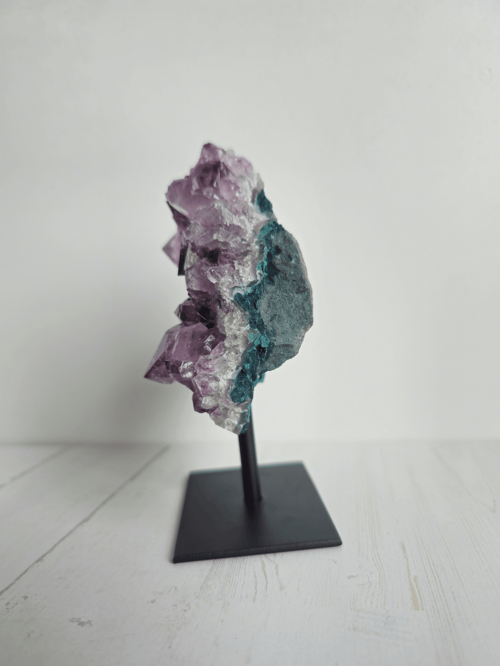 Peana de Amatista Pequeña | Claridad mental, intuición y limpieza energética