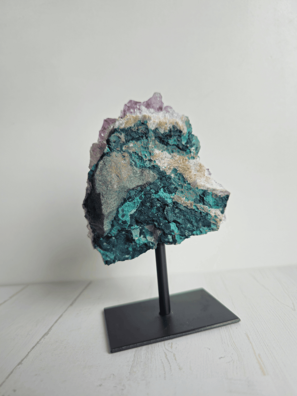 Peana de Amatista Pequeña | Claridad mental, intuición y limpieza energética