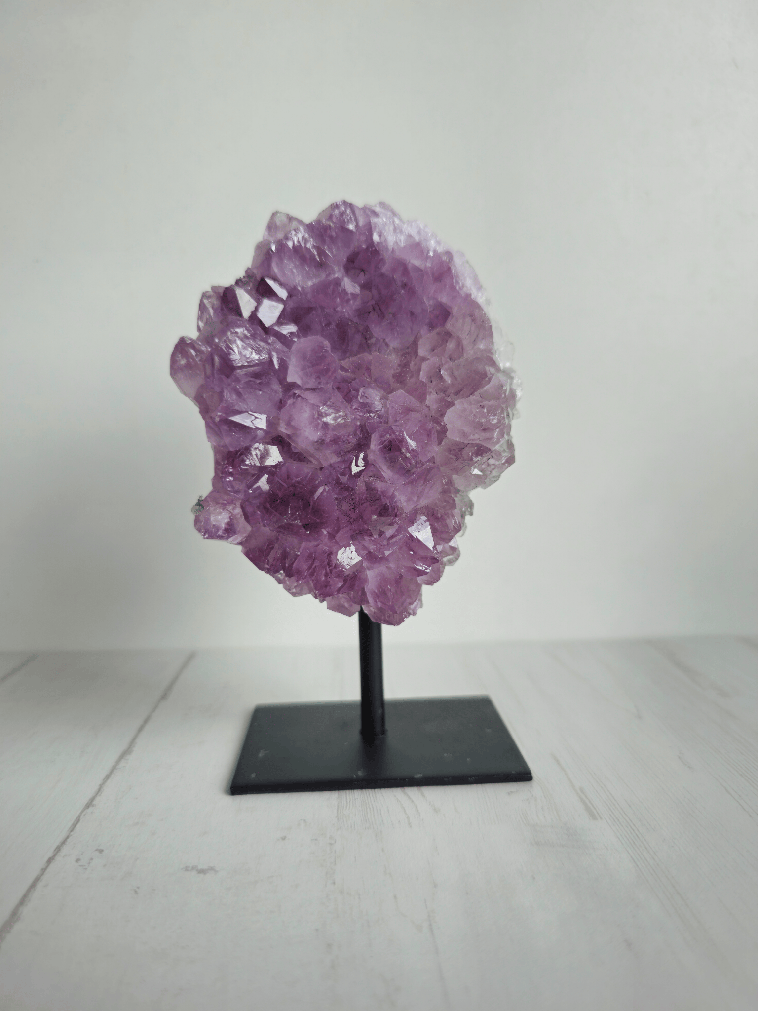 Peana de Amatista Pequeña | Claridad mental, intuición y limpieza energética