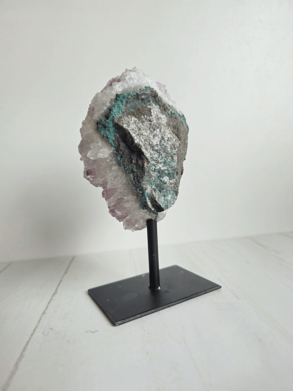 Peana de Amatista Pequeña | Claridad mental, intuición y limpieza energética