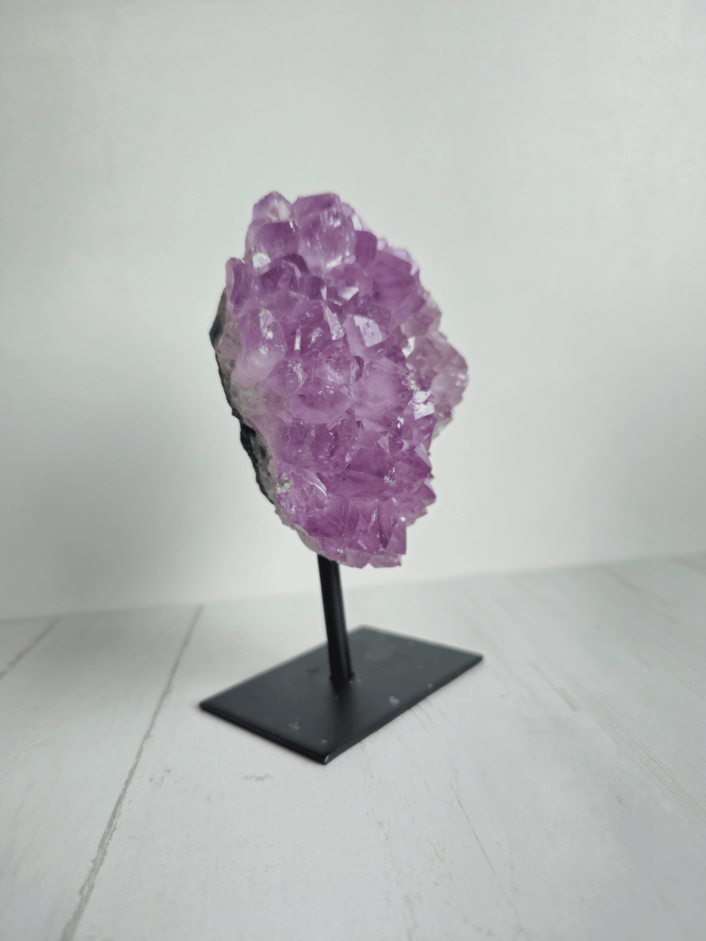 Peana de Amatista Pequeña | Claridad mental, intuición y limpieza energética