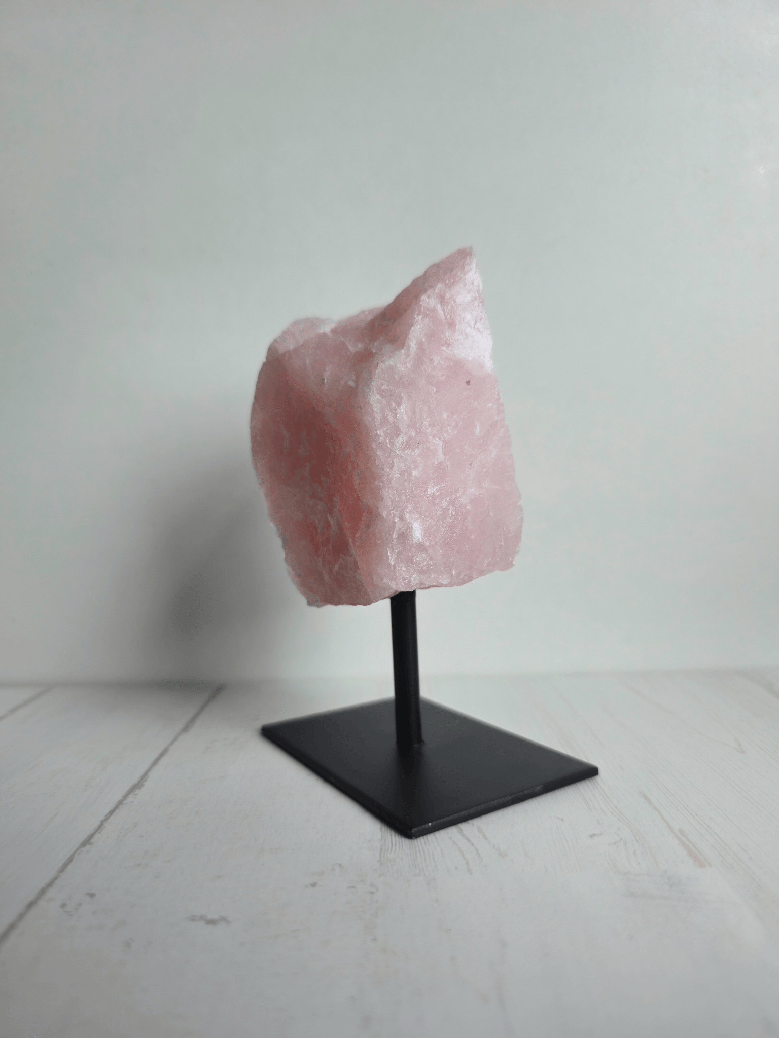 Peana de Cuarzo Rosa Pequeña | Sanación del corazón, armonía emocional y energía amorosa