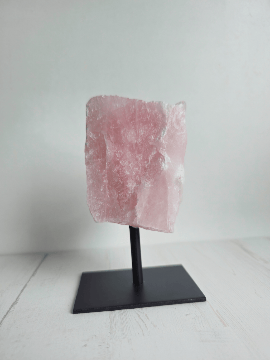 Peana de Cuarzo Rosa Pequeña | Sanación del corazón, armonía emocional y energía amorosa