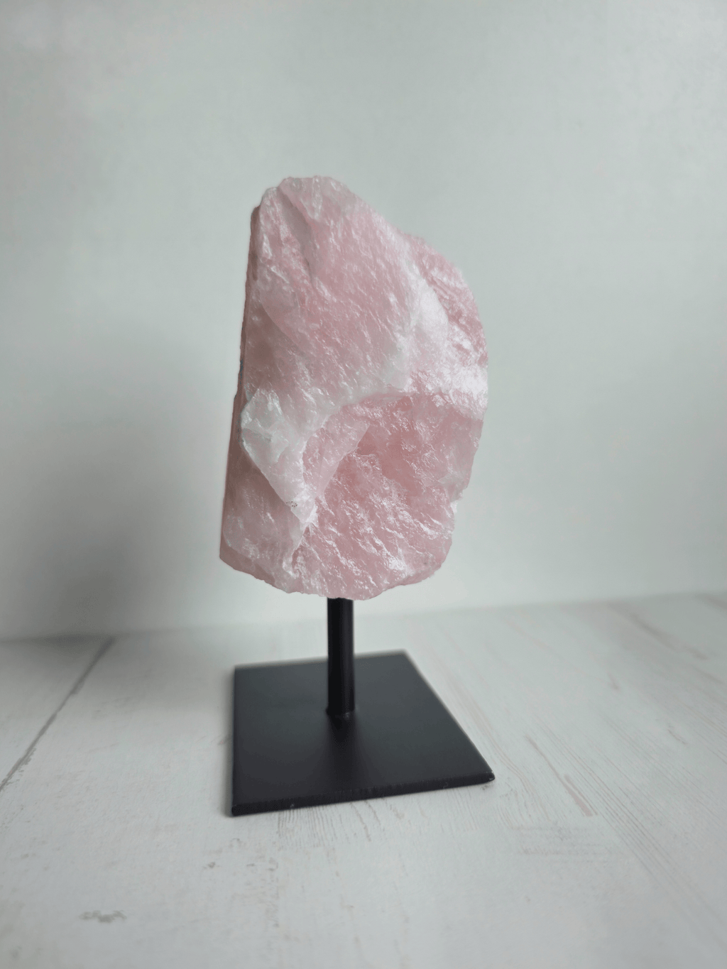 Peana de Cuarzo Rosa Pequeña | Sanación del corazón, armonía emocional y energía amorosa