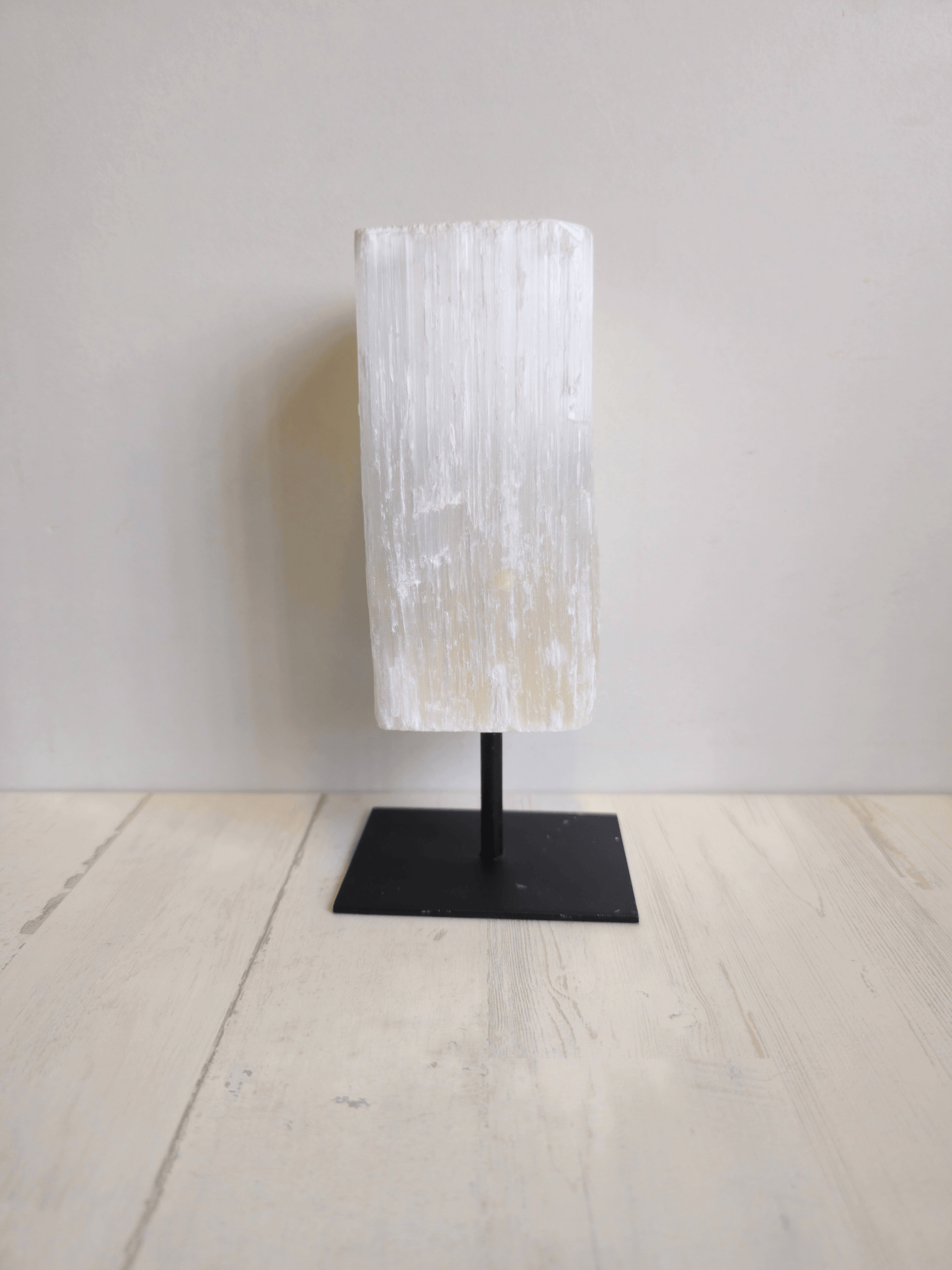 Peana de Selenita en bruto | limpieza energética y claridad