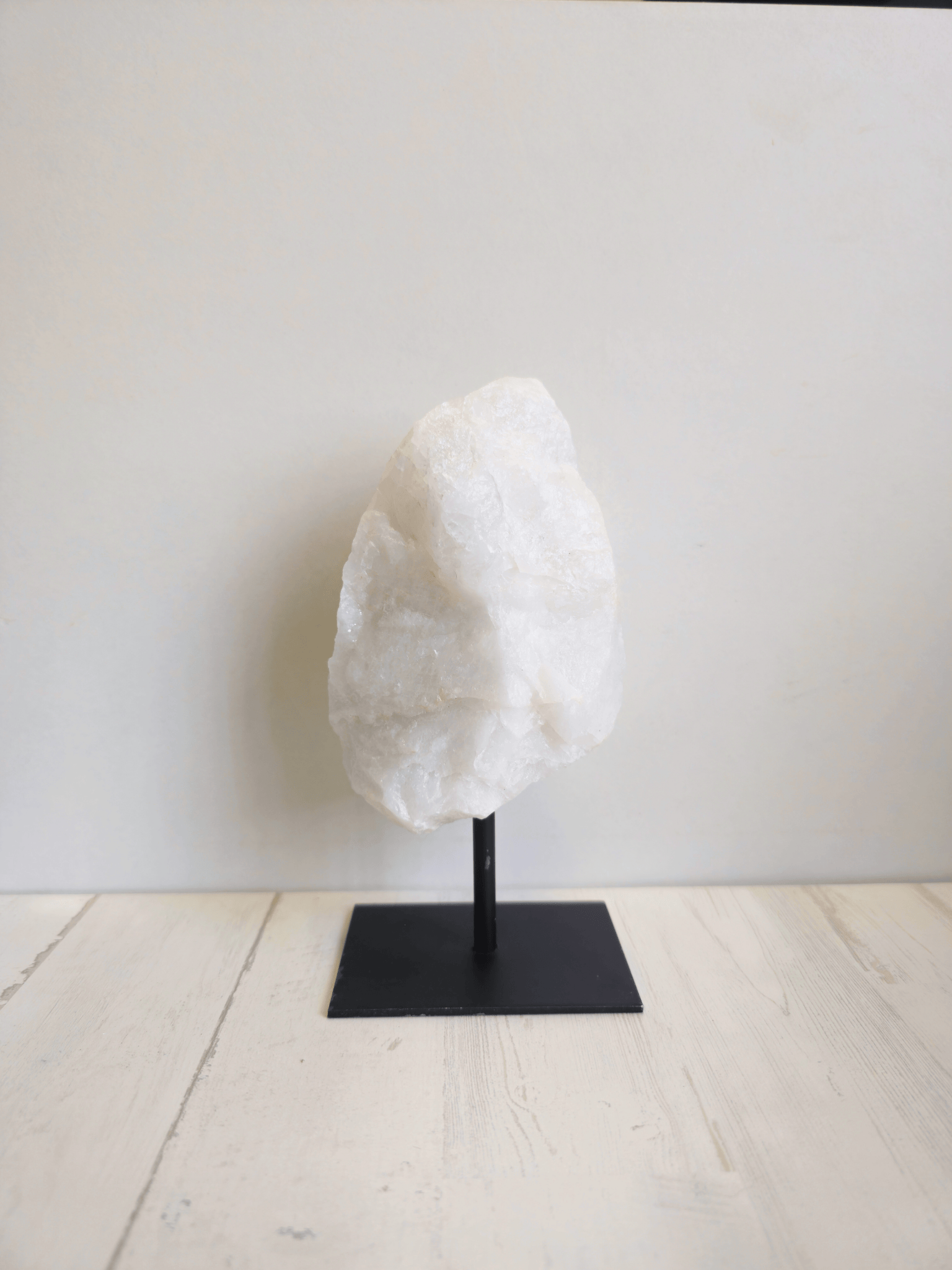 Peana de Cuarzo Nieve en bruto | claridad y armonía