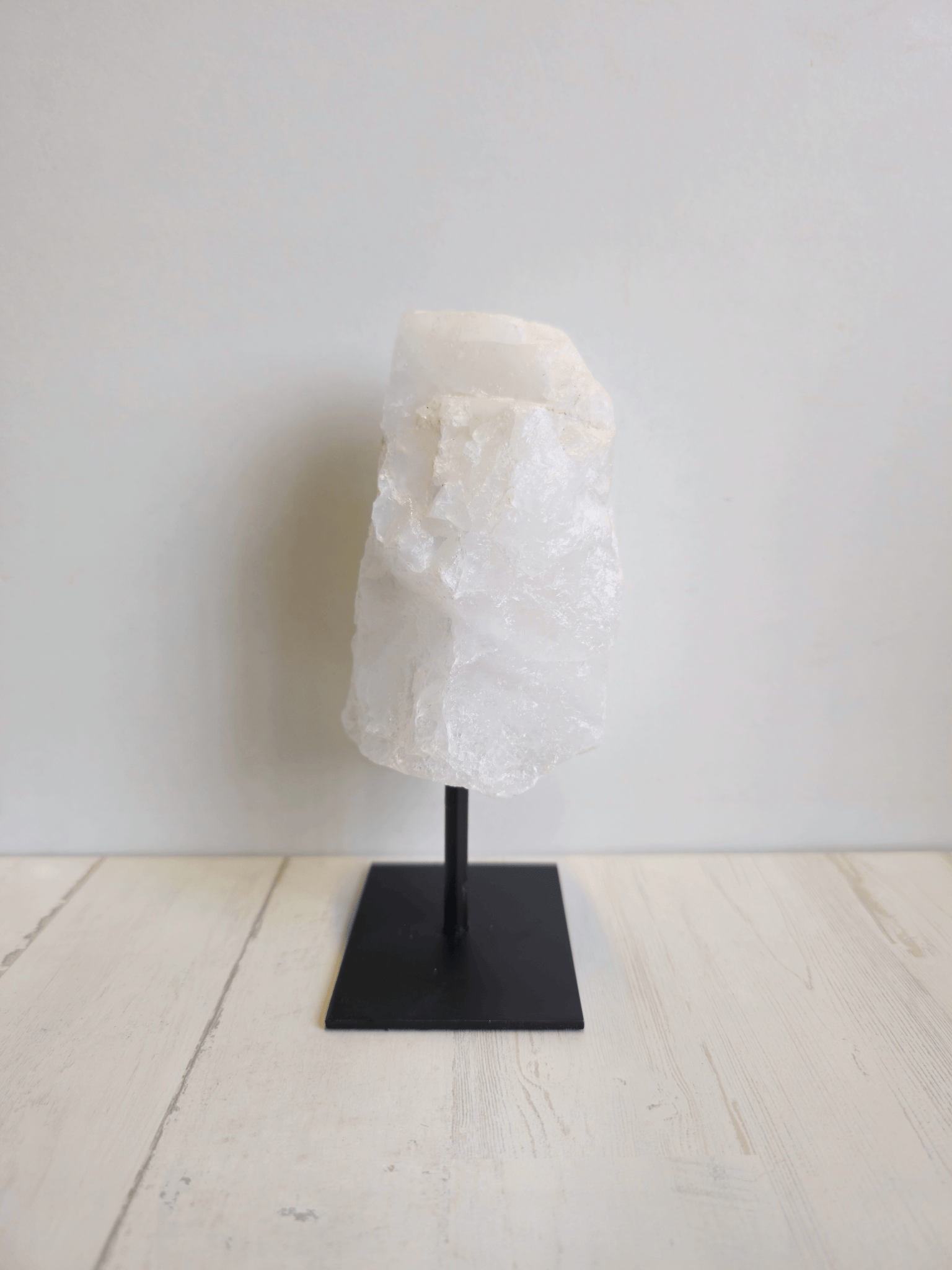 Peana de Cuarzo Nieve en bruto | claridad y armonía