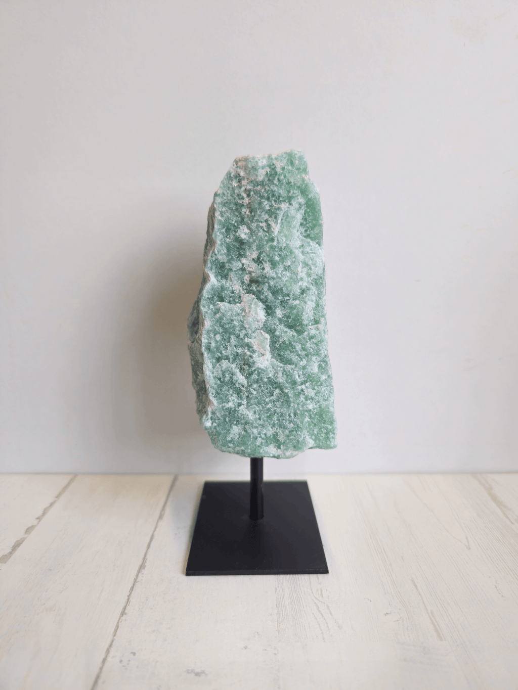 Peana de Cuarzo Verde en bruto | prosperidad y equilibrio