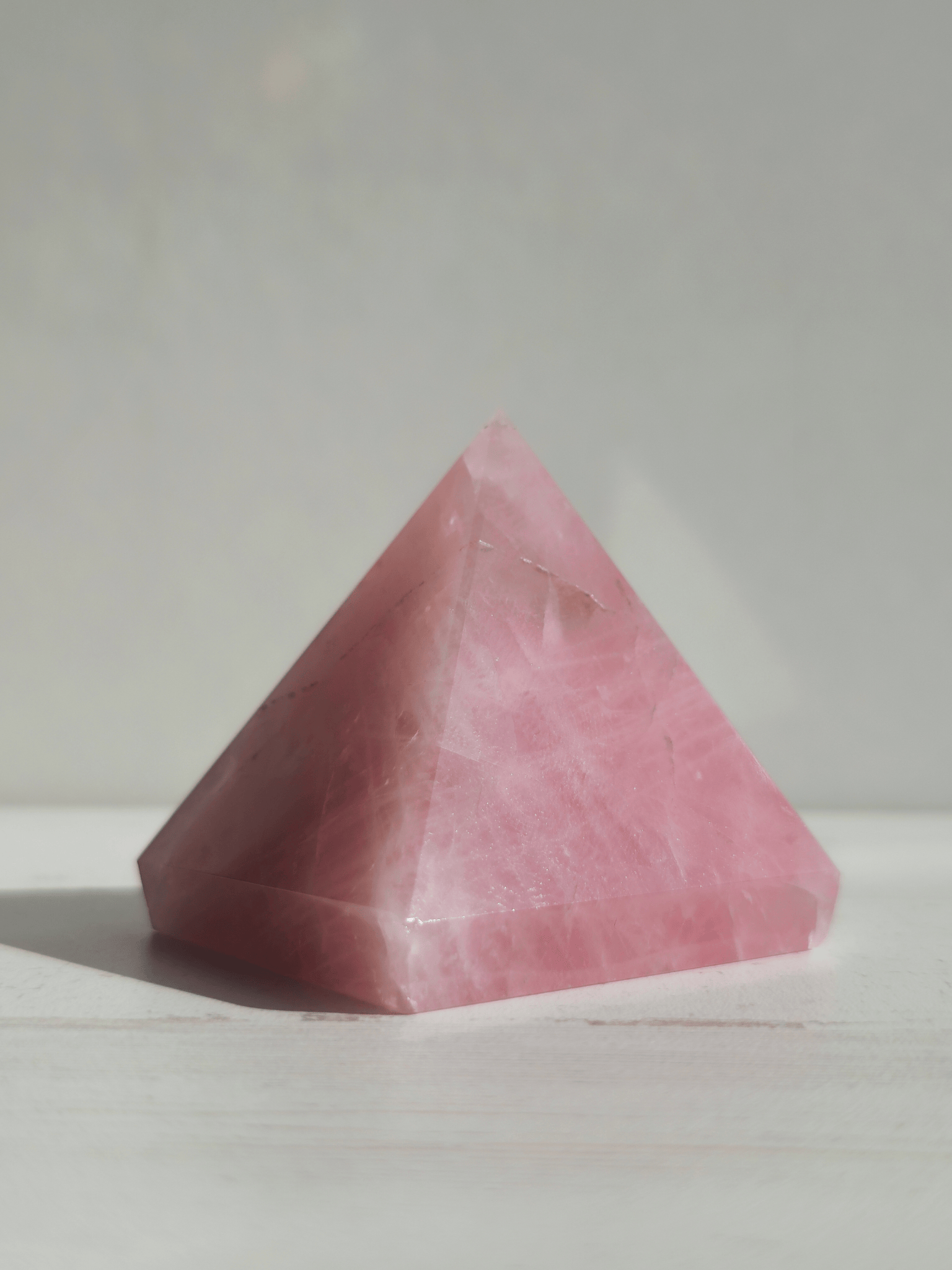 Pirámide de Cuarzo Rosa 5 cm | amor propio y armonía