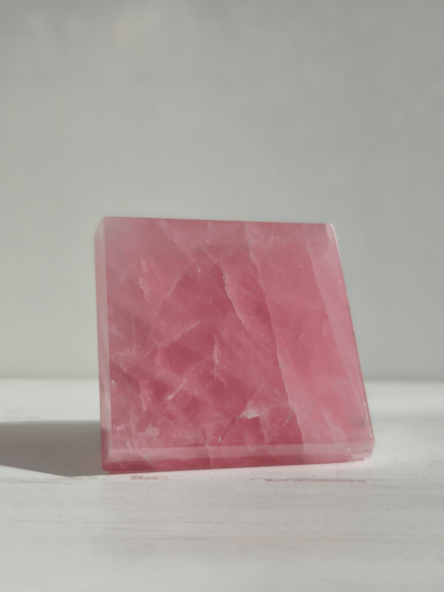 Pirámide de Cuarzo Rosa 5 cm | amor propio y armonía