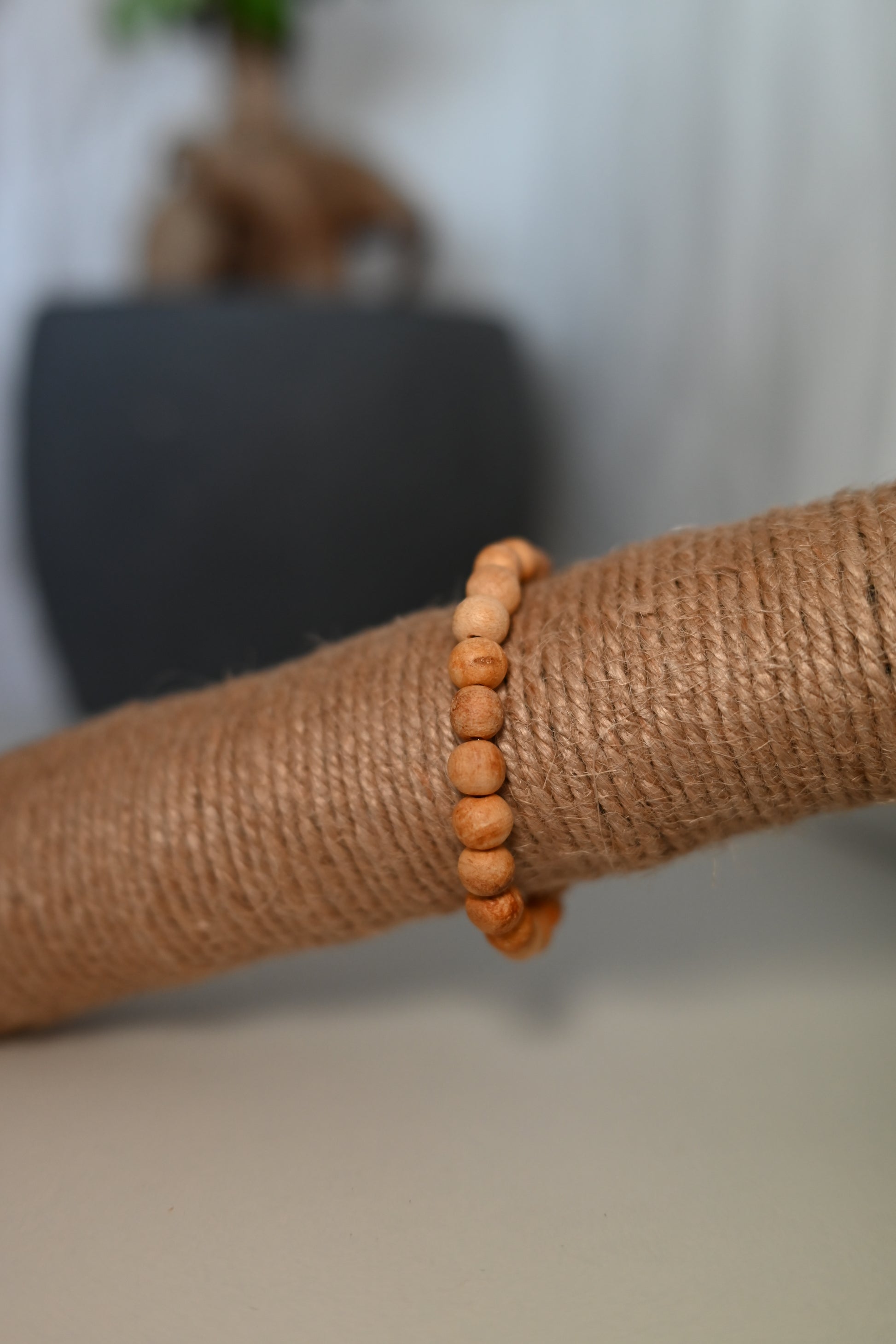 Pulsera elástica de palo santo con bolas de 8 mm