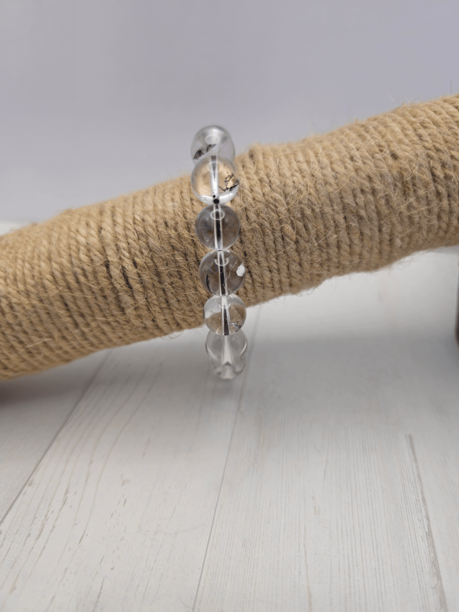 Pulsera de Cristal Herkimer bola de 12 mm, montada en hilo elástico, ideal para claridad mental, energía pura y conexión espiritual.